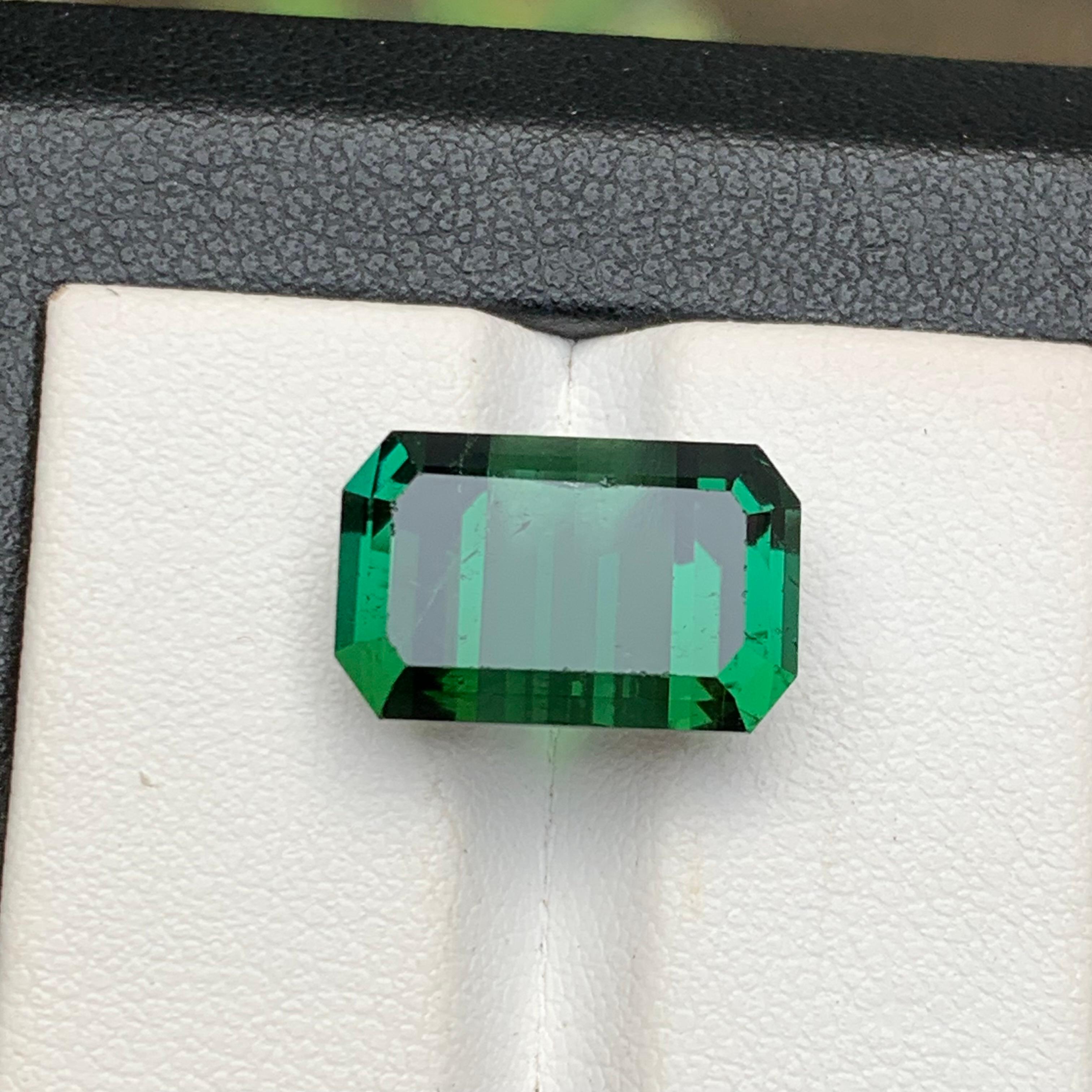 Pendentif en tourmaline naturelle d'un vert riche et d'une teinte bleutée, taille émeraude 10,30 carats en vente 7