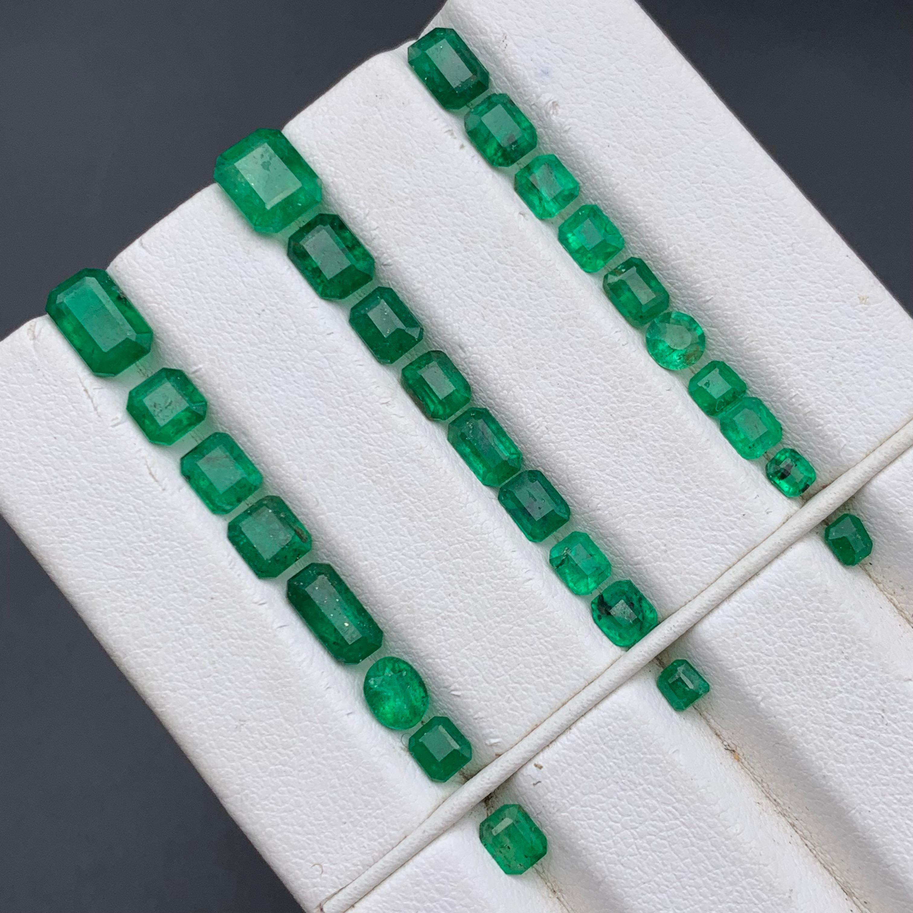 Women's or Men's Rich Green Emerald 12.18 Ct Natural Loose Gemstones Jewelry Size Lot from Swat For Sale