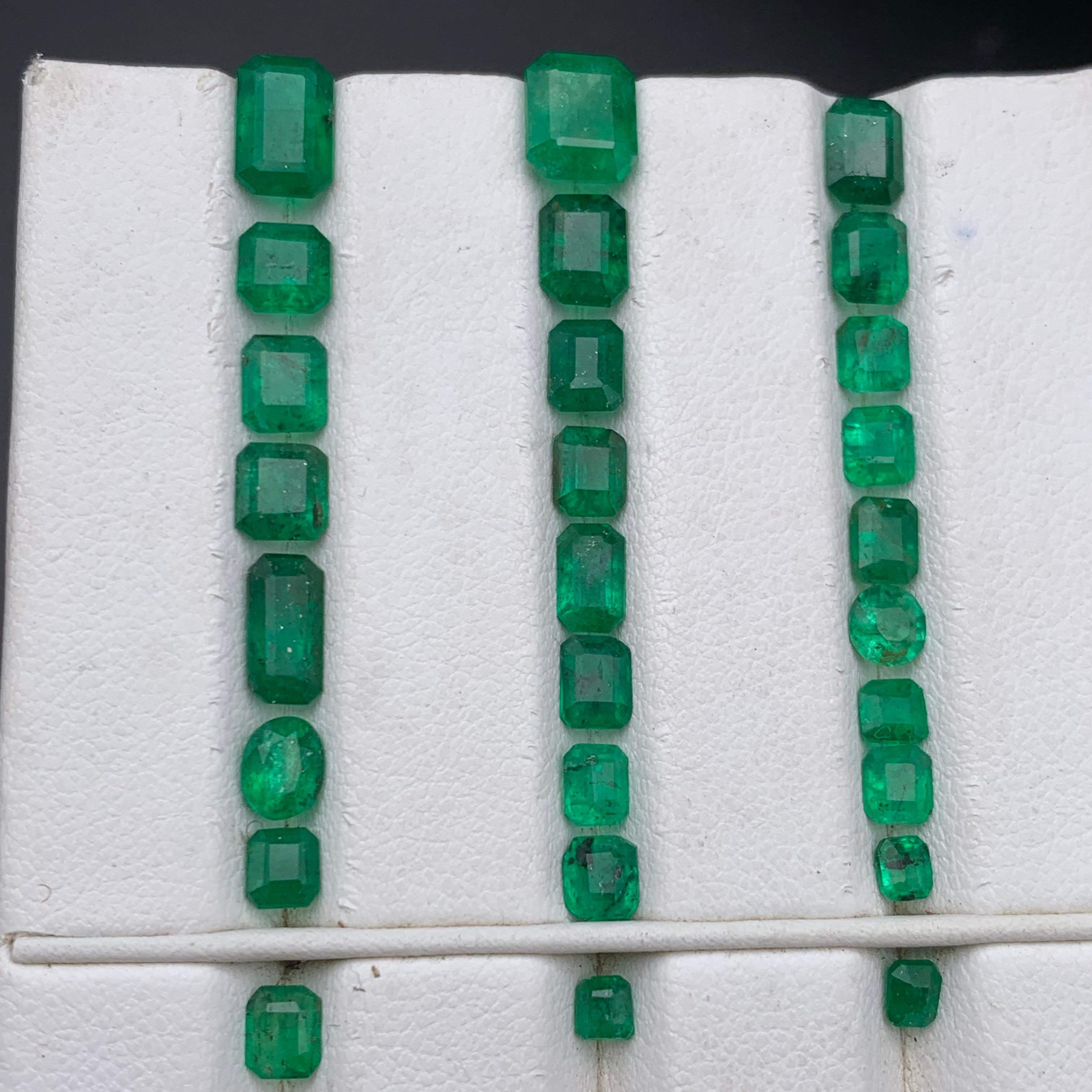 Rich Green Emerald 12.18 Ct Natural Loose Gemstones Jewelry Size Lot from Swat For Sale 2