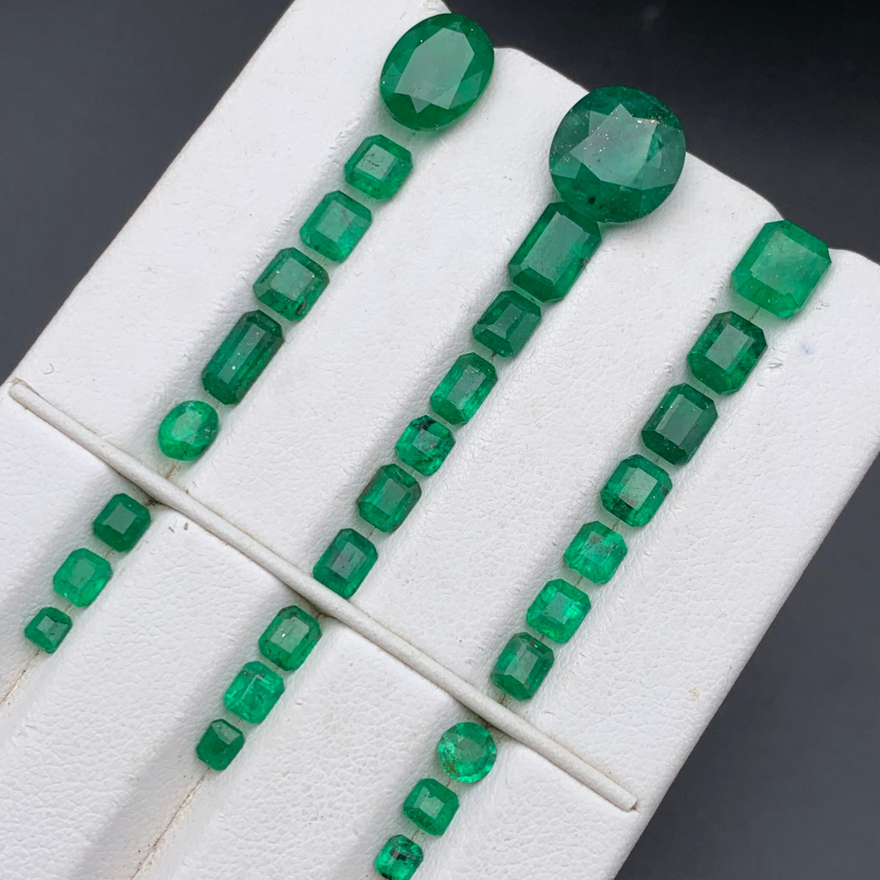 Esmeralda verde rica 18,67 ct Lote de piedras sueltas naturales tamaño joya de Swat en Nuevo estado para la venta en Peshawar, PK