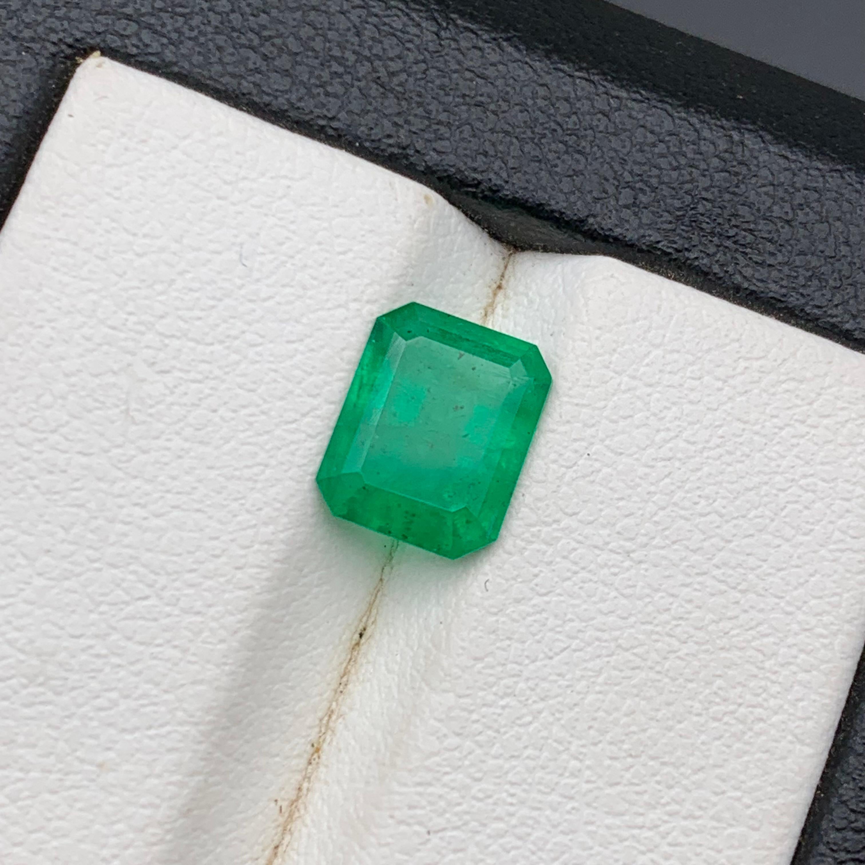 Rich Green Emerald Natural Loose Gemstone 1.84 Ct Emerald Cut-for Ring Jewelry in vendita 1