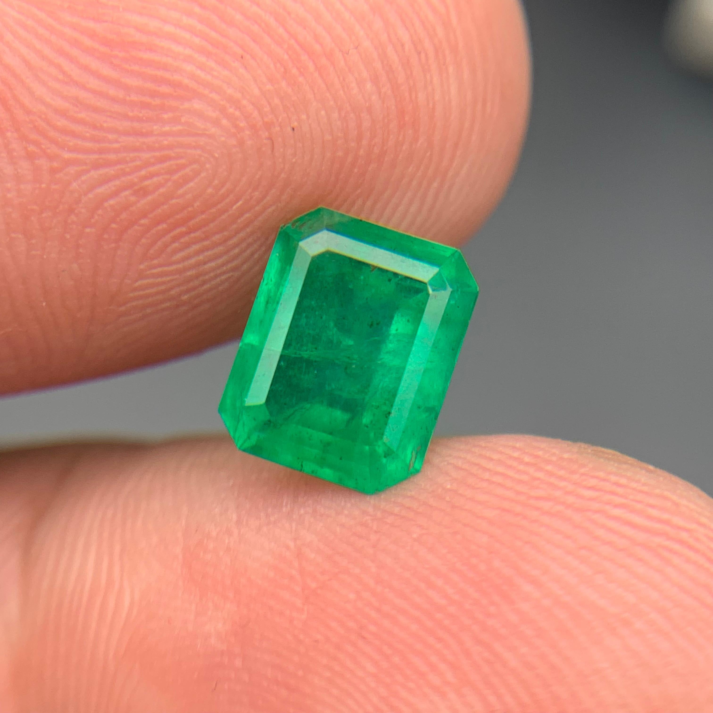 Rich Green Emerald Natural Loose Gemstone 1.84 Ct Emerald Cut-for Ring Jewelry in vendita 2
