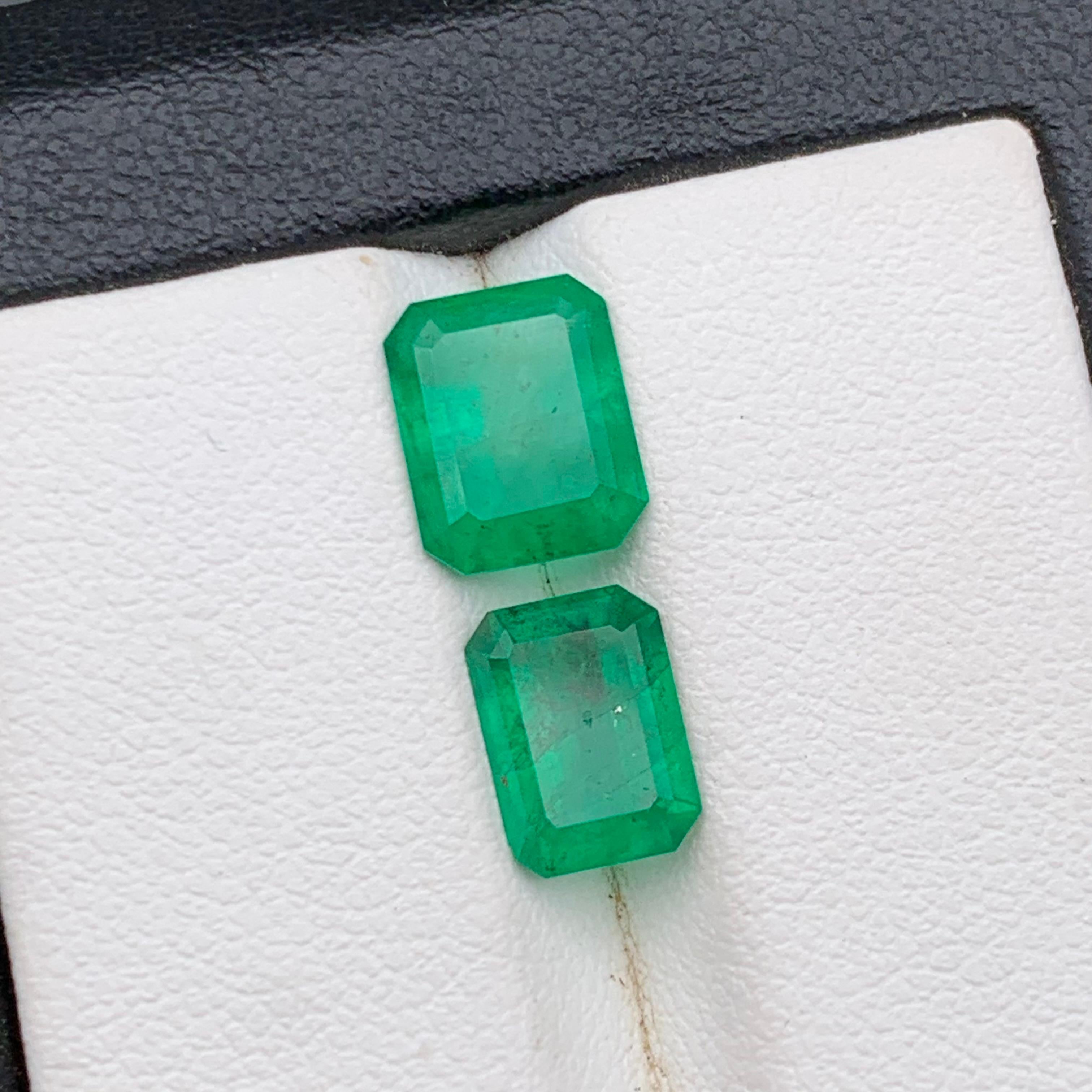 Gemme sfuse naturali di smeraldo verde ricco 3,28 carati di smeraldo tagliato per anello Gioielli in vendita 2