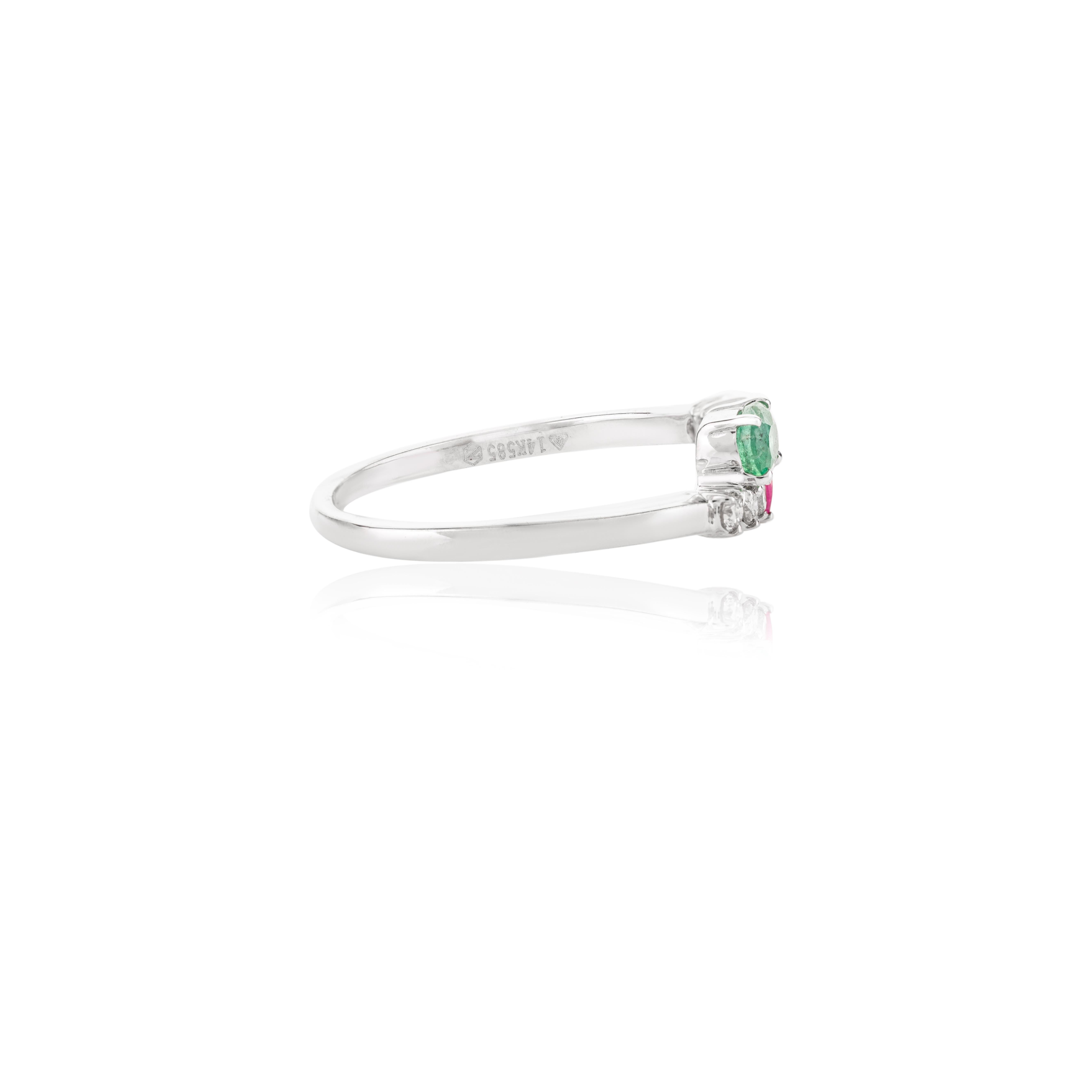 En vente :  Bague By Pass en or blanc massif 14k avec diamants et émeraude verte riche en rubis 5