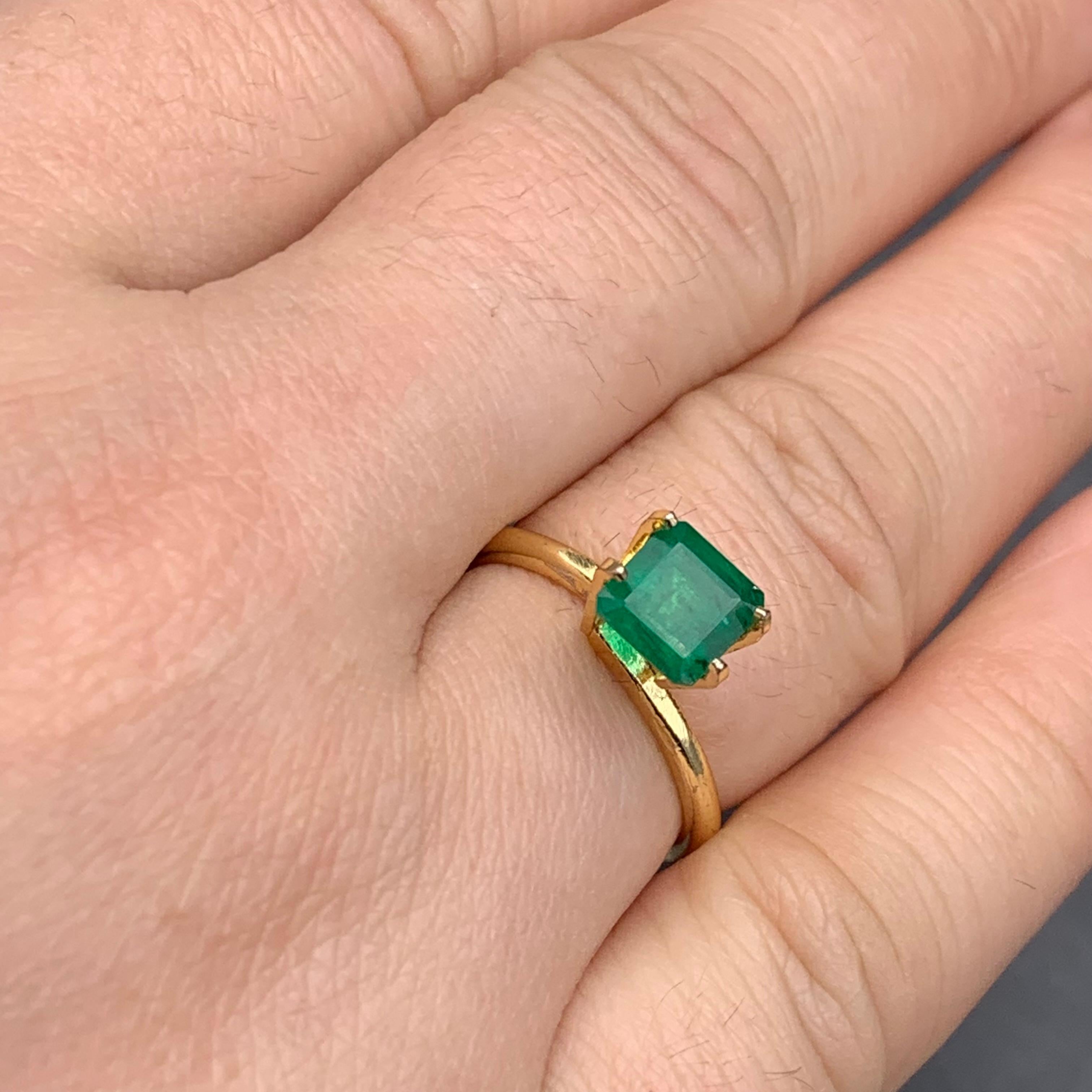 Bague en émeraude naturelle de Colombie verte et octogonale de 1,20 carat en vente 6