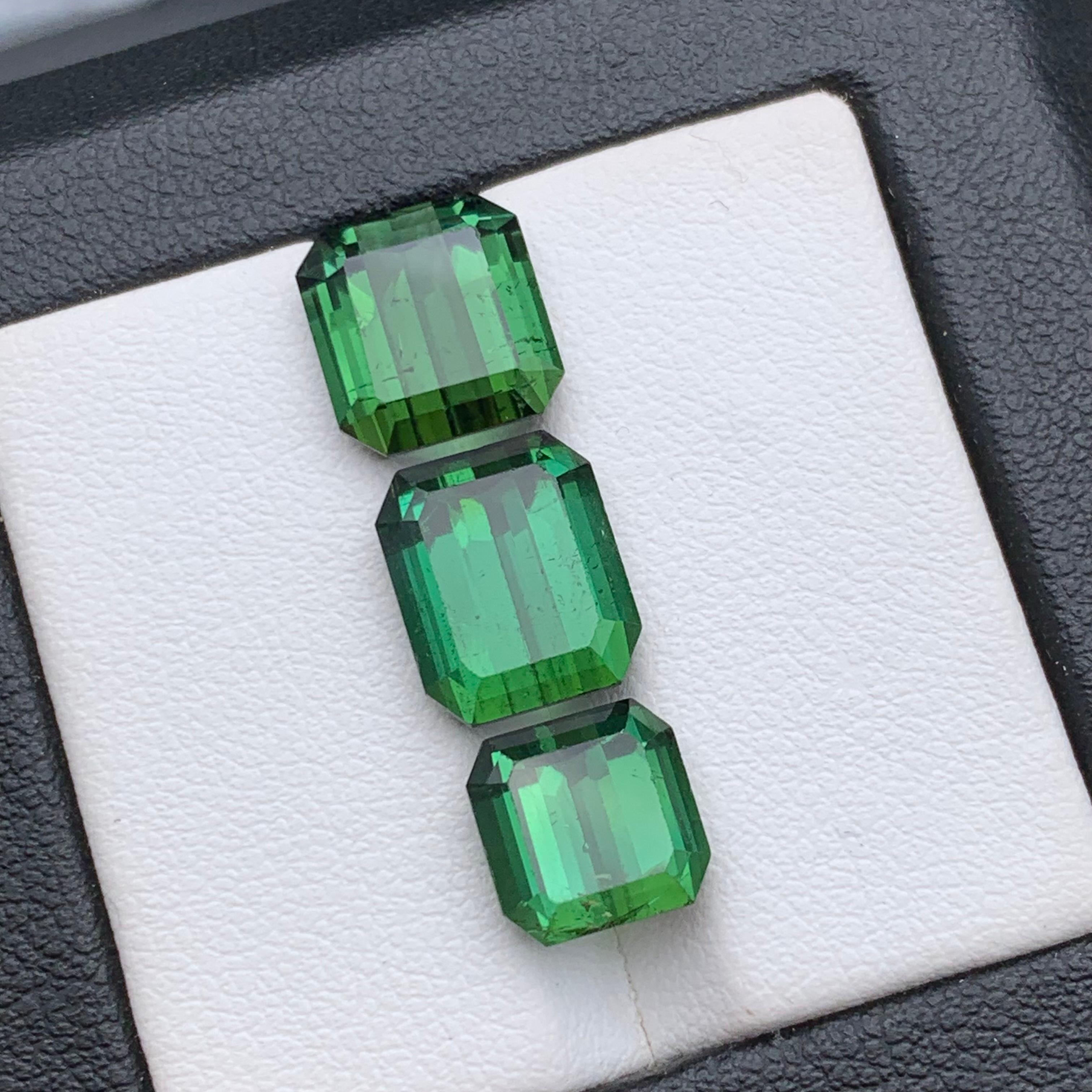 Tourmaline verte naturelle de 12,10 carats pour la fabrication de bijoux en vente 3
