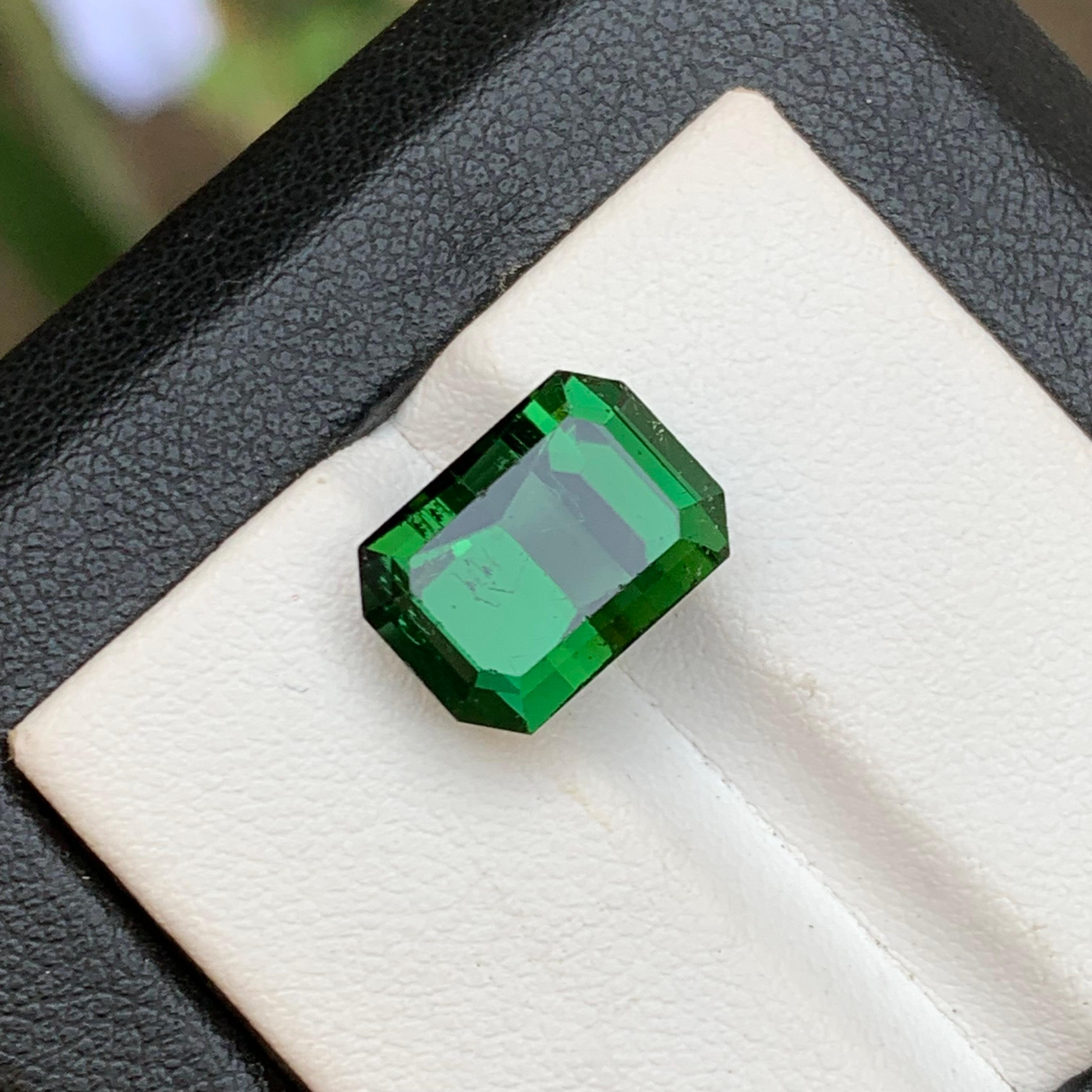 Women's or Men's Rich Green Natural Tourmaline Ring Loose Gemstone 7 Ct Emerald Cut for Jewelry For Sale