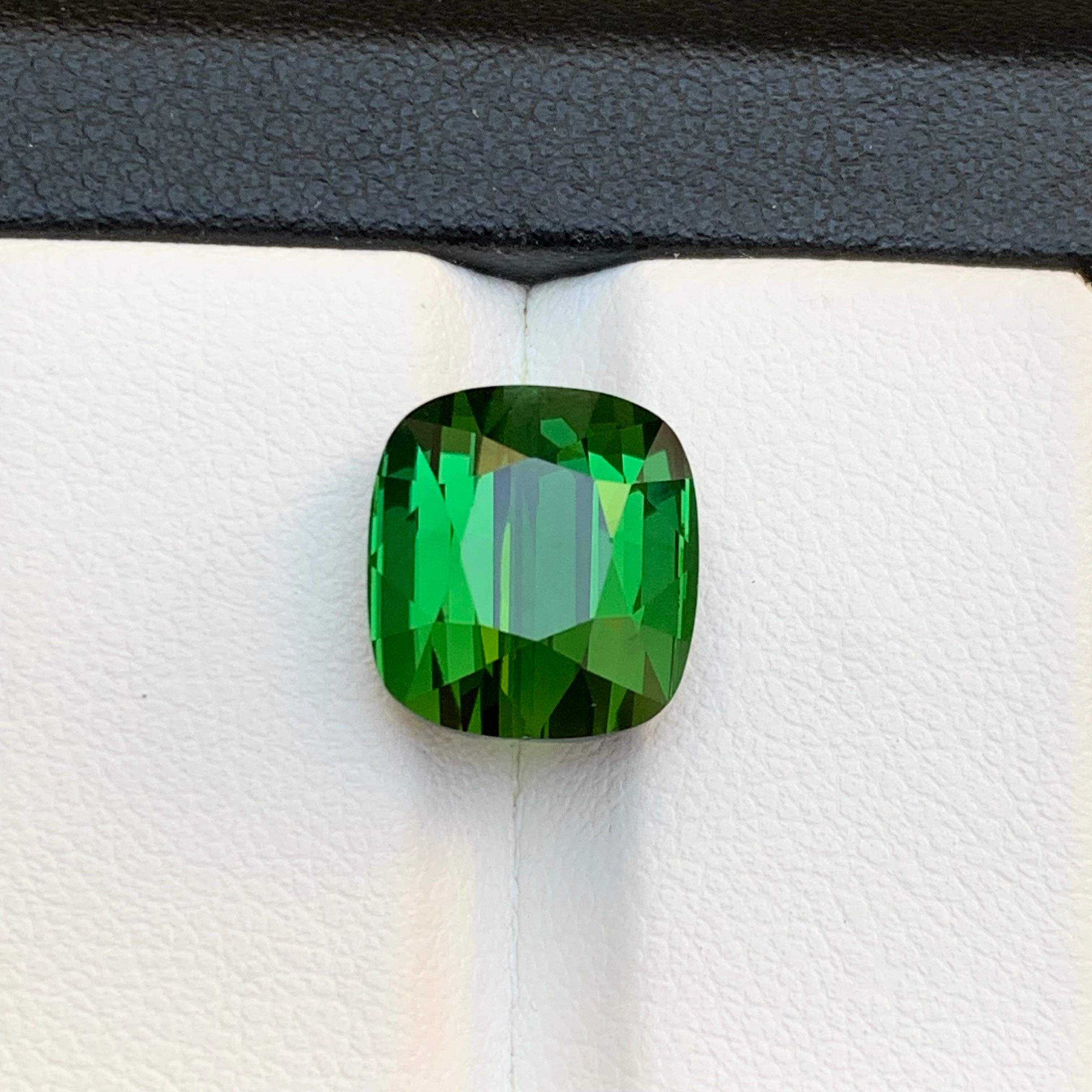 Rich Green Natural Tourmaline Ring Loose Gemstone 7.55 Ct Cushion Cut-Jewelry In New Condition For Sale In Peshawar, PK