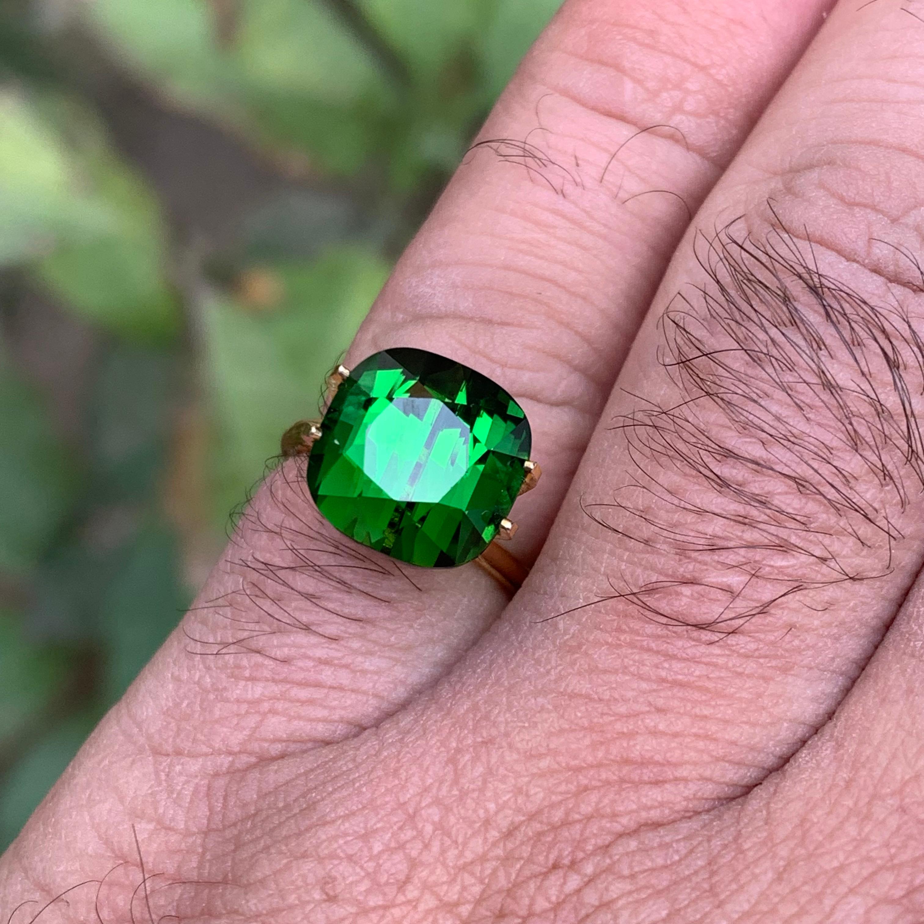 Contemporary Rich Green Natural Tourmaline Ring Loose Gemstone 7.65 Ct Cushion Cut-Jewelry For Sale