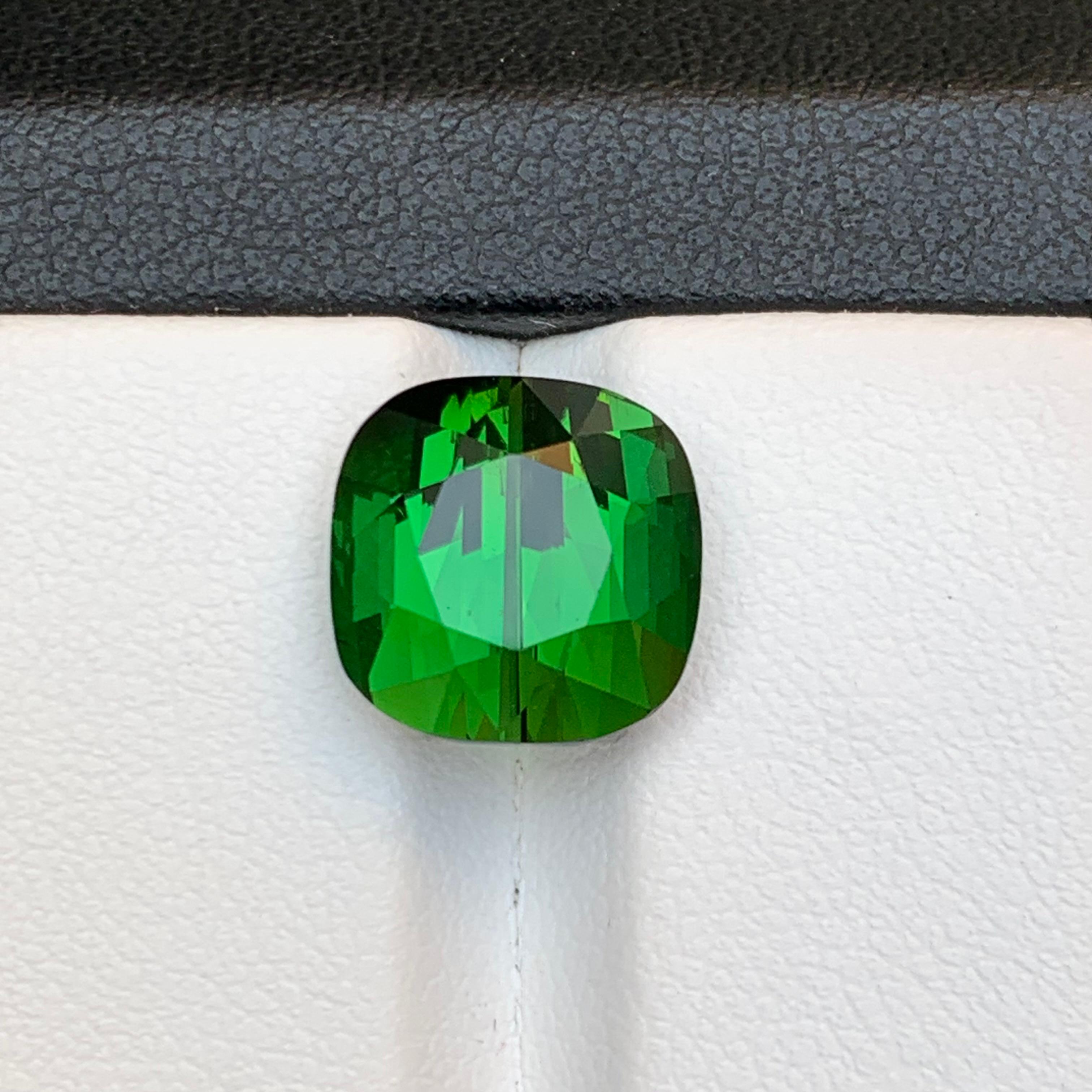 Rich Green Natural Tourmaline Ring Loose Gemstone 7.65 Ct Cushion Cut-Jewelry In New Condition For Sale In Peshawar, PK