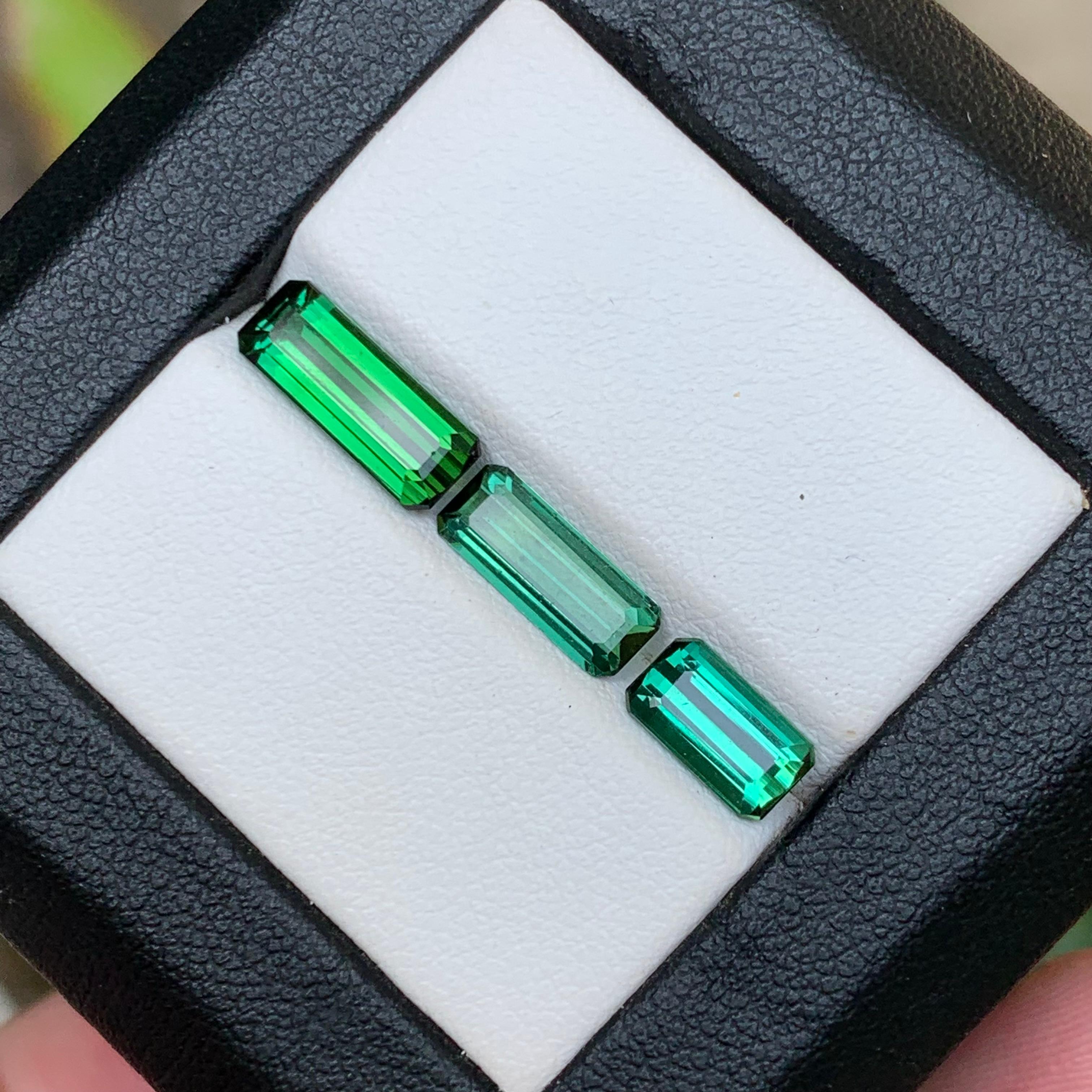 Rich Green Natural Tourmaline Ring Loose Gemstones 4.5 Ct Emerald Cut-Jewellery For Sale 5