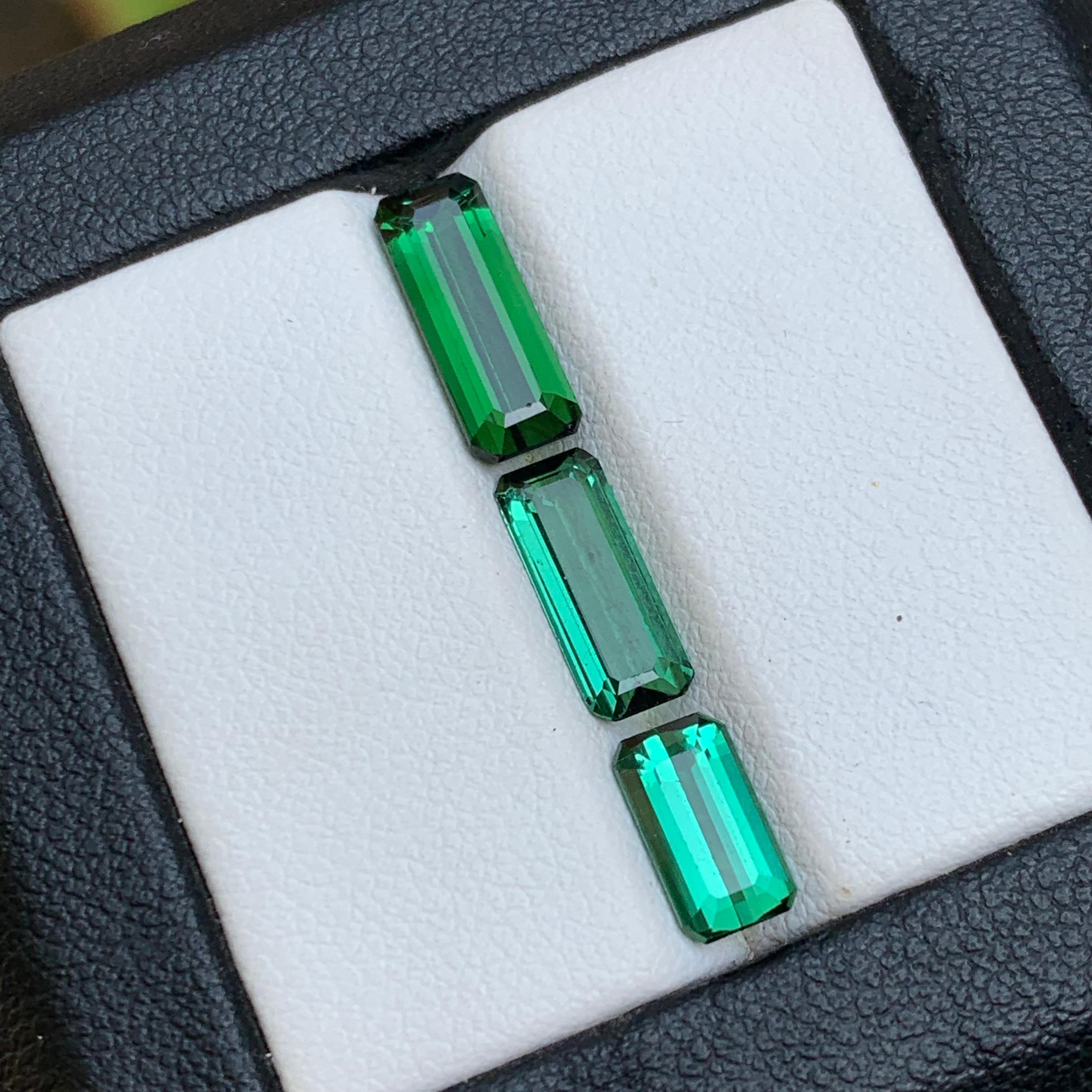 Rich Green Natural Tourmaline Ring Loose Gemstones 4.5 Ct Emerald Cut-Jewellery For Sale 7