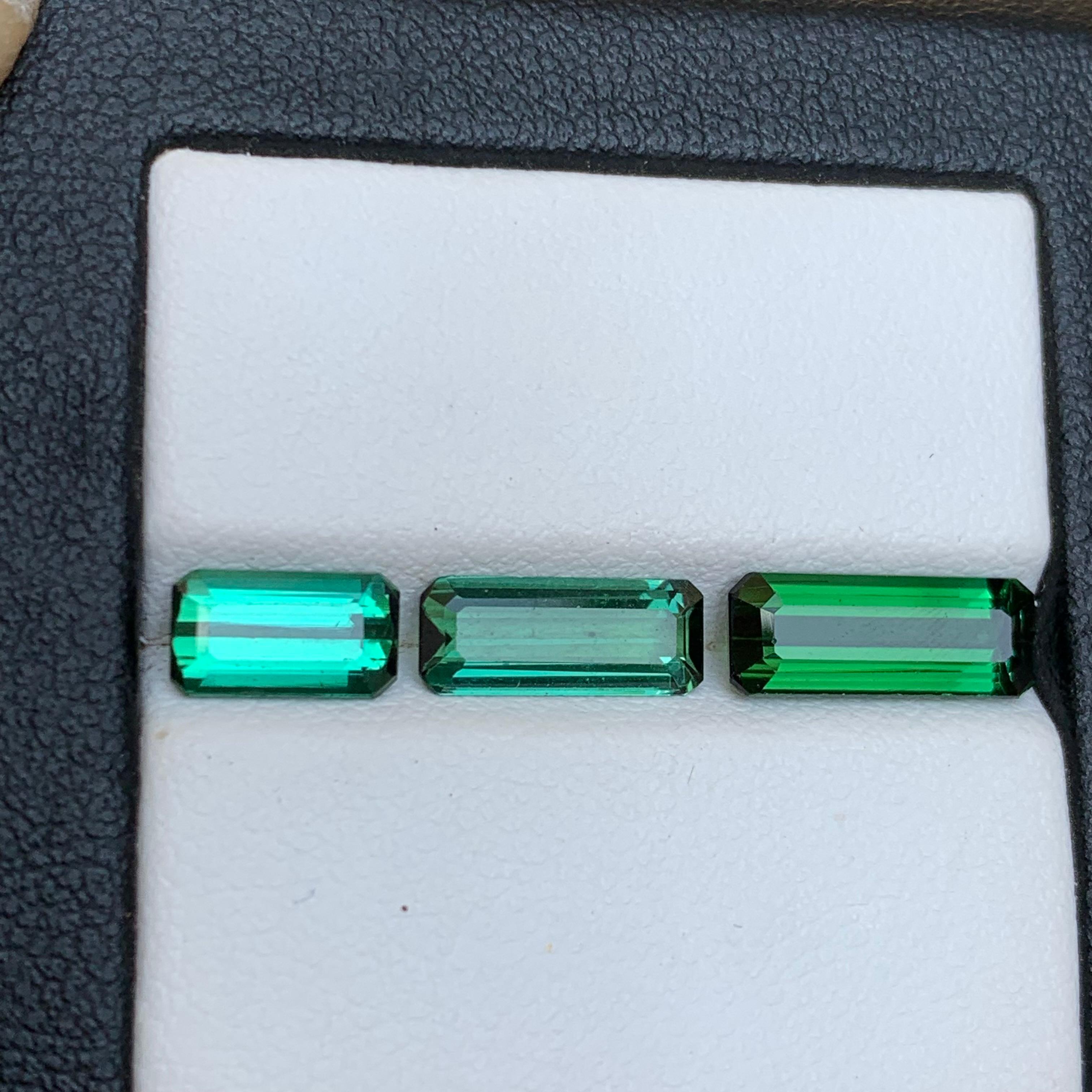 Rich Green Natural Tourmaline Ring Loose Gemstones 4.5 Ct Emerald Cut-Jewellery For Sale 1