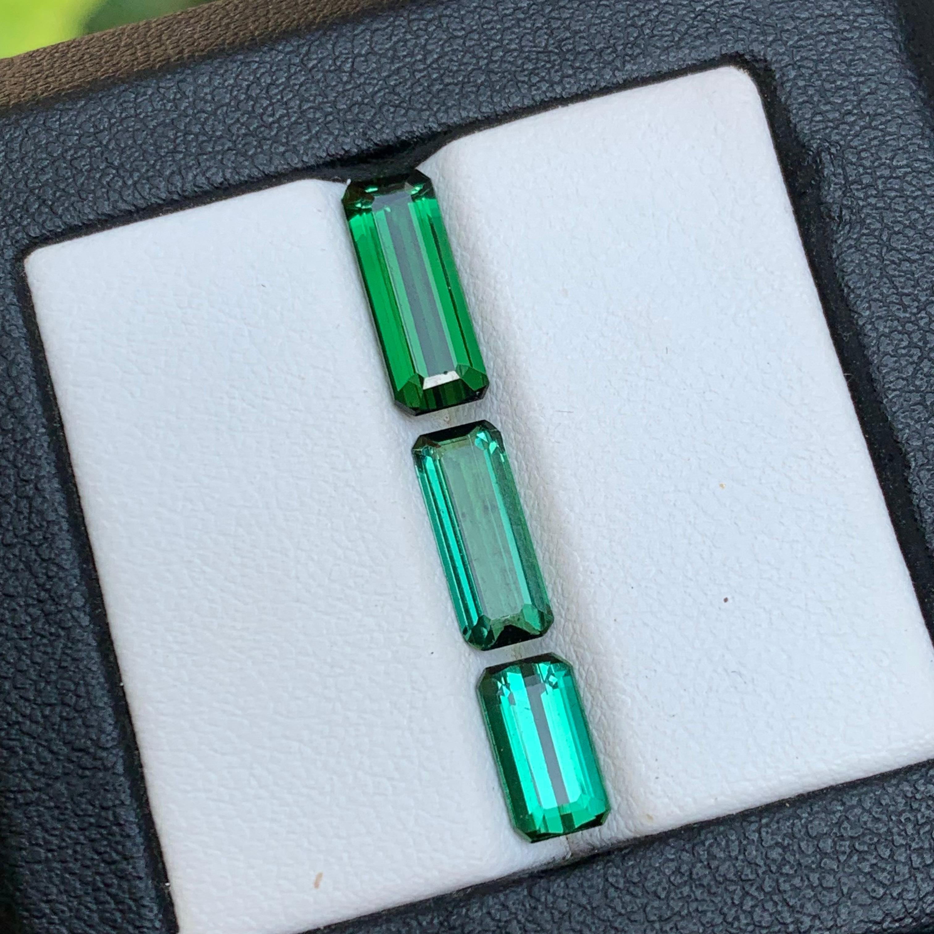 Rich Green Natural Tourmaline Ring Loose Gemstones 4.5 Ct Emerald Cut-Jewellery For Sale 2