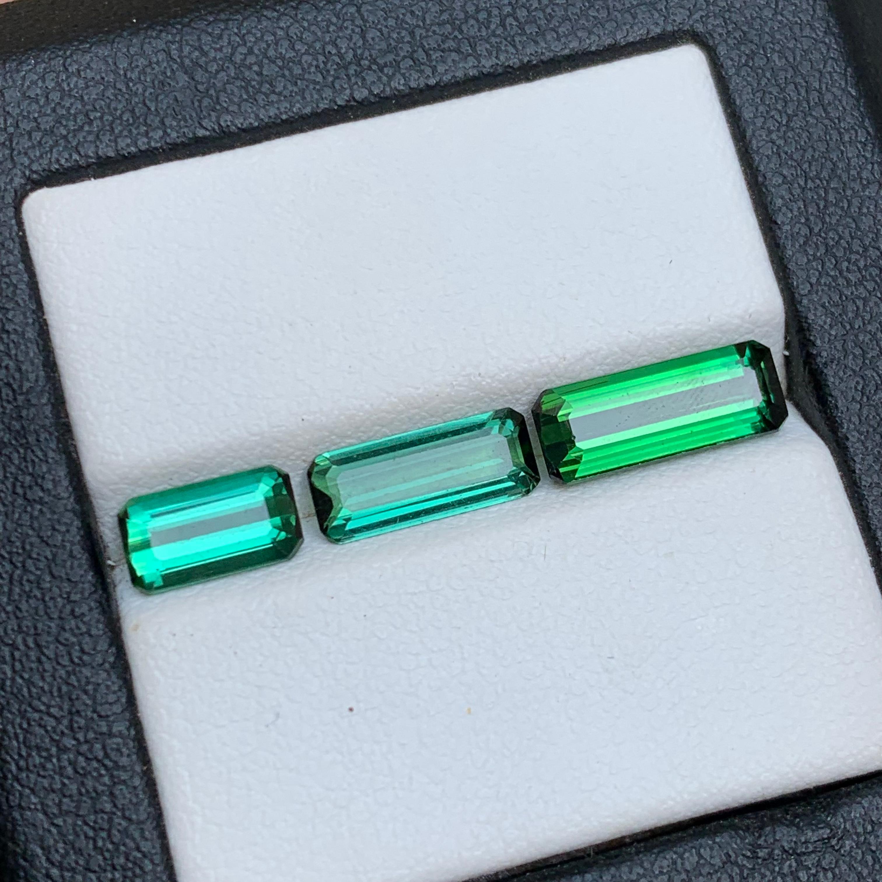 Rich Green Natural Tourmaline Ring Loose Gemstones 4.5 Ct Emerald Cut-Jewellery For Sale 4