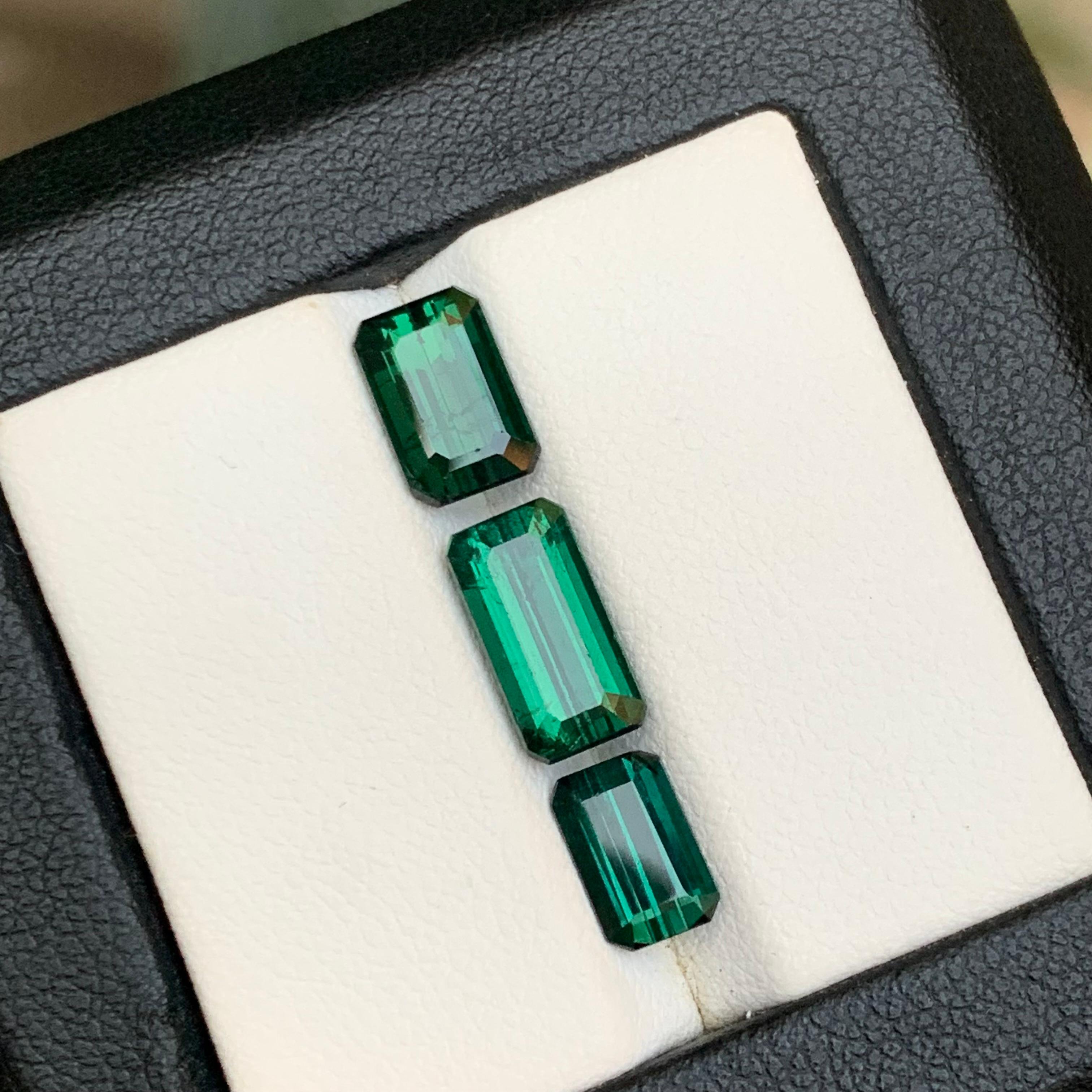 Anillo de turmalina natural verde intenso Piedras sueltas 5,87 qt talla esmeralda-Joyería Contemporáneo en venta