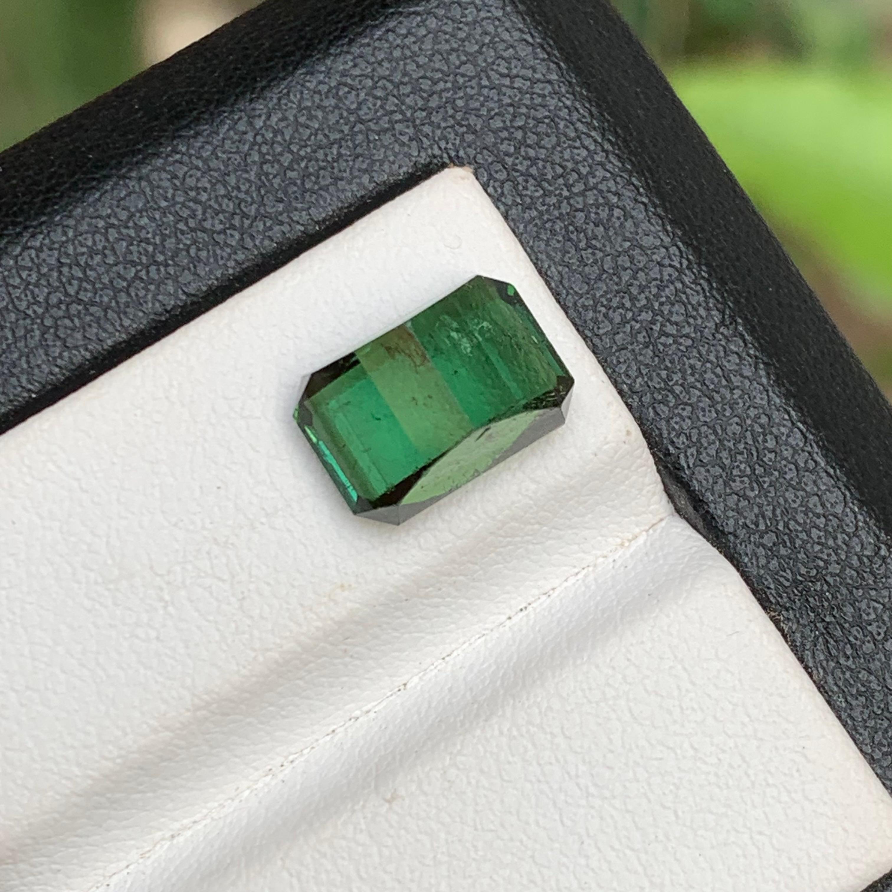 Anillo de turmalina natural verde intenso, gema colgante 4.85 ct talla esmeralda-Joyería en Nuevo estado para la venta en Peshawar, PK