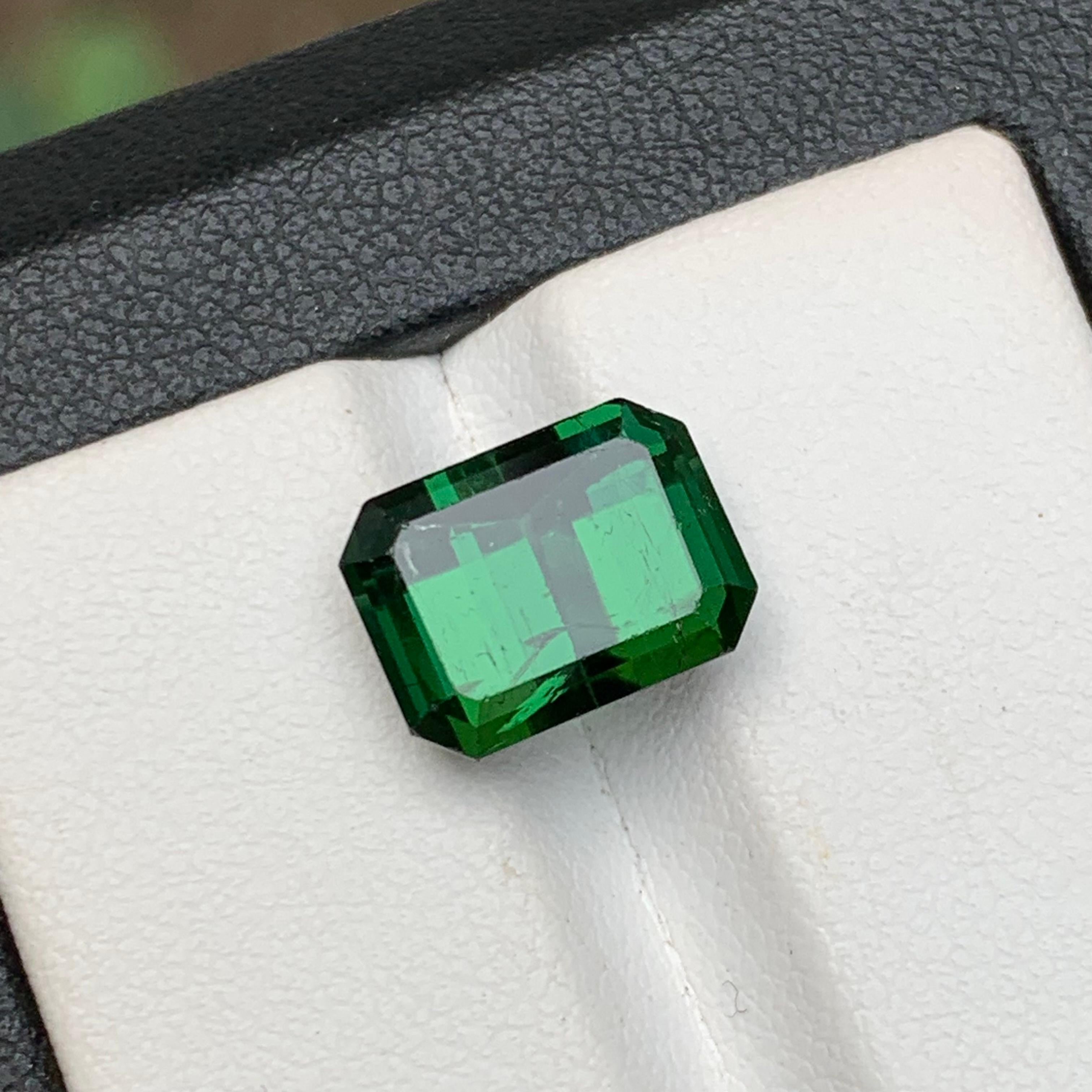 Anello con tormalina naturale verde ricco, ciondolo, pietra preziosa 5.60 ct taglio smeraldo - Gioielli in vendita 4