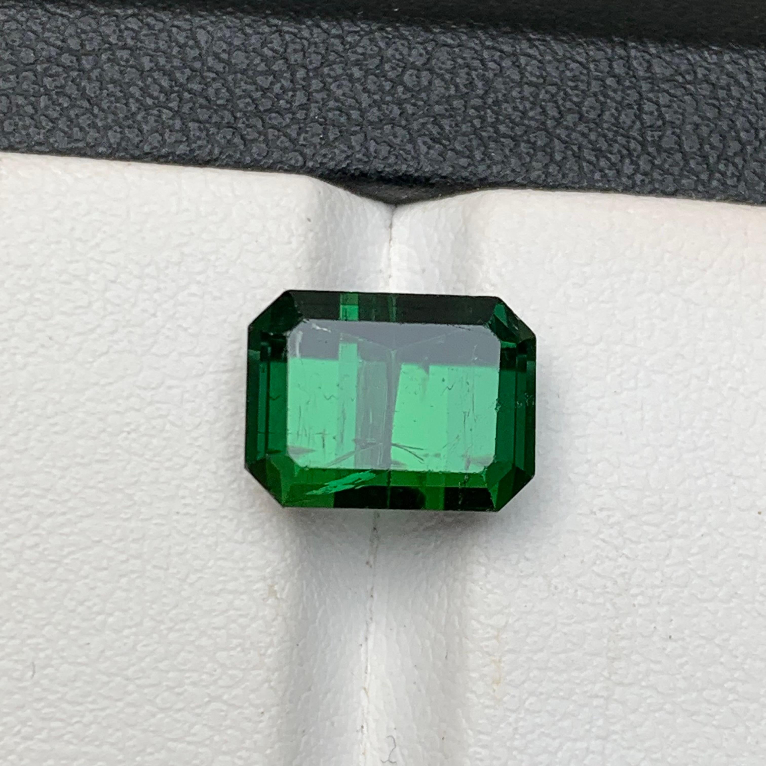 Taglio smeraldo Anello con tormalina naturale verde ricco, ciondolo, pietra preziosa 5.60 ct taglio smeraldo - Gioielli in vendita