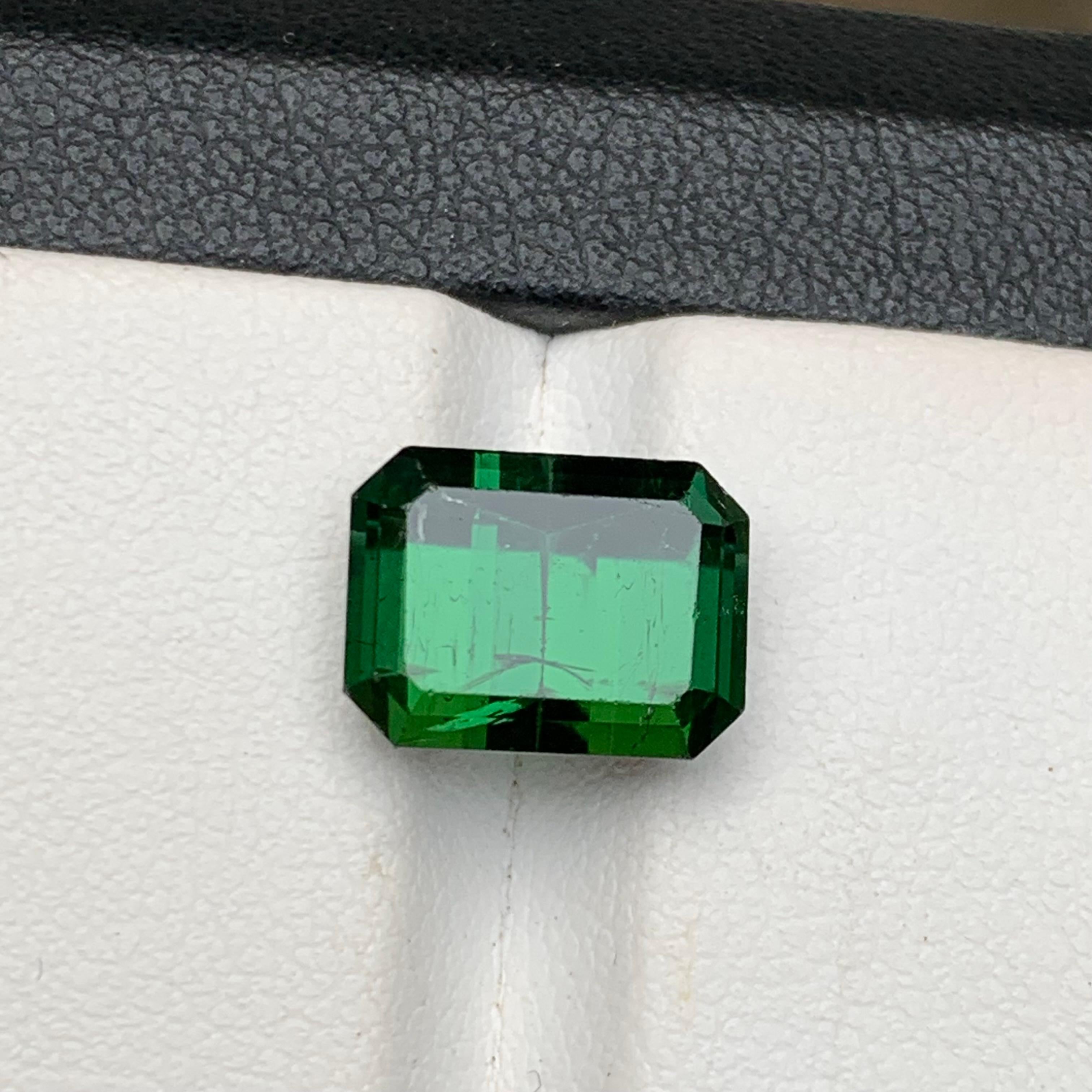 Anello con tormalina naturale verde ricco, ciondolo, pietra preziosa 5.60 ct taglio smeraldo - Gioielli in vendita 2