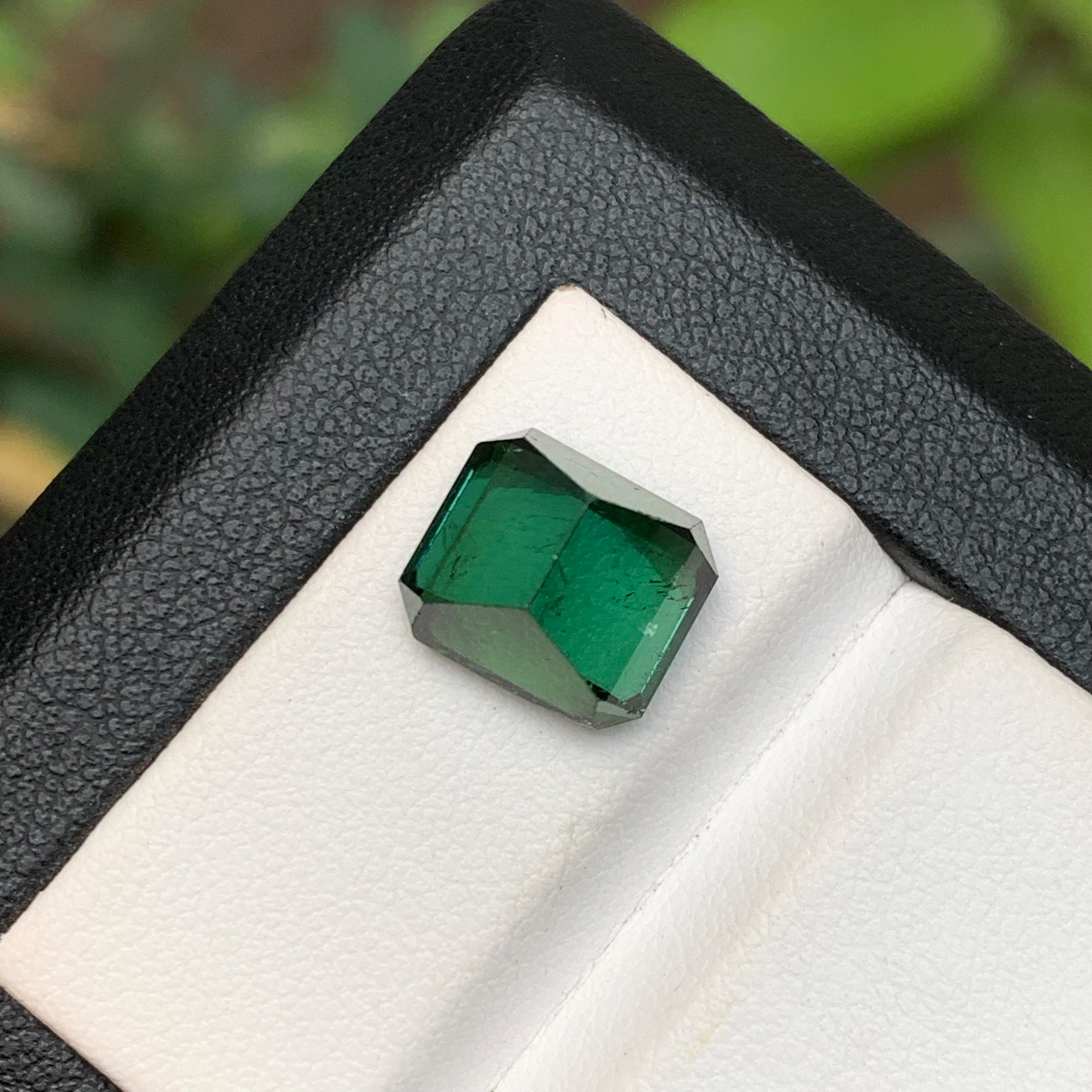 Rich Green Natural Tourmaline Ring, Pendant Gemstone 5.90 Ct Emerald Cut-Jewelry In New Condition For Sale In Peshawar, PK