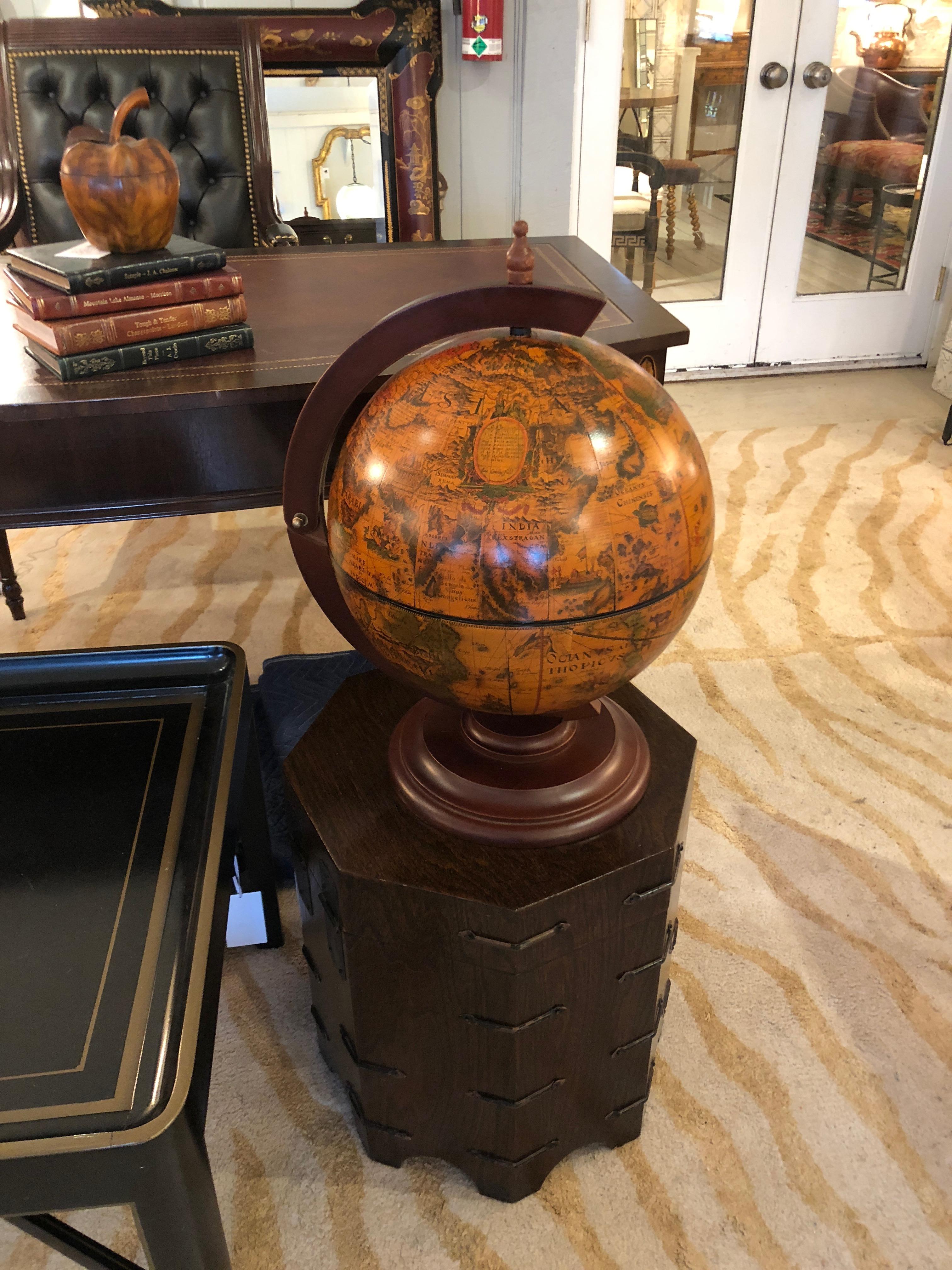 Rich Italian Globe with Roulette Game Interior 1