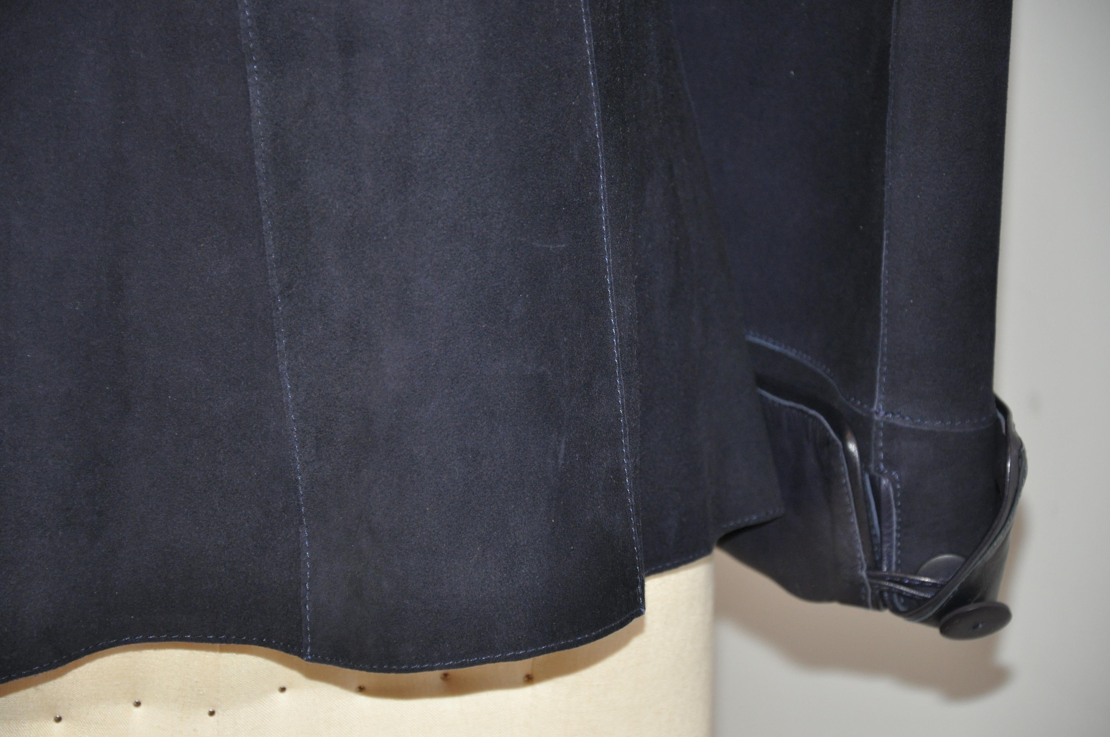 Rich Luxurious Soft Lambskin Reversible High-Collar Button Jacket For Sale 1