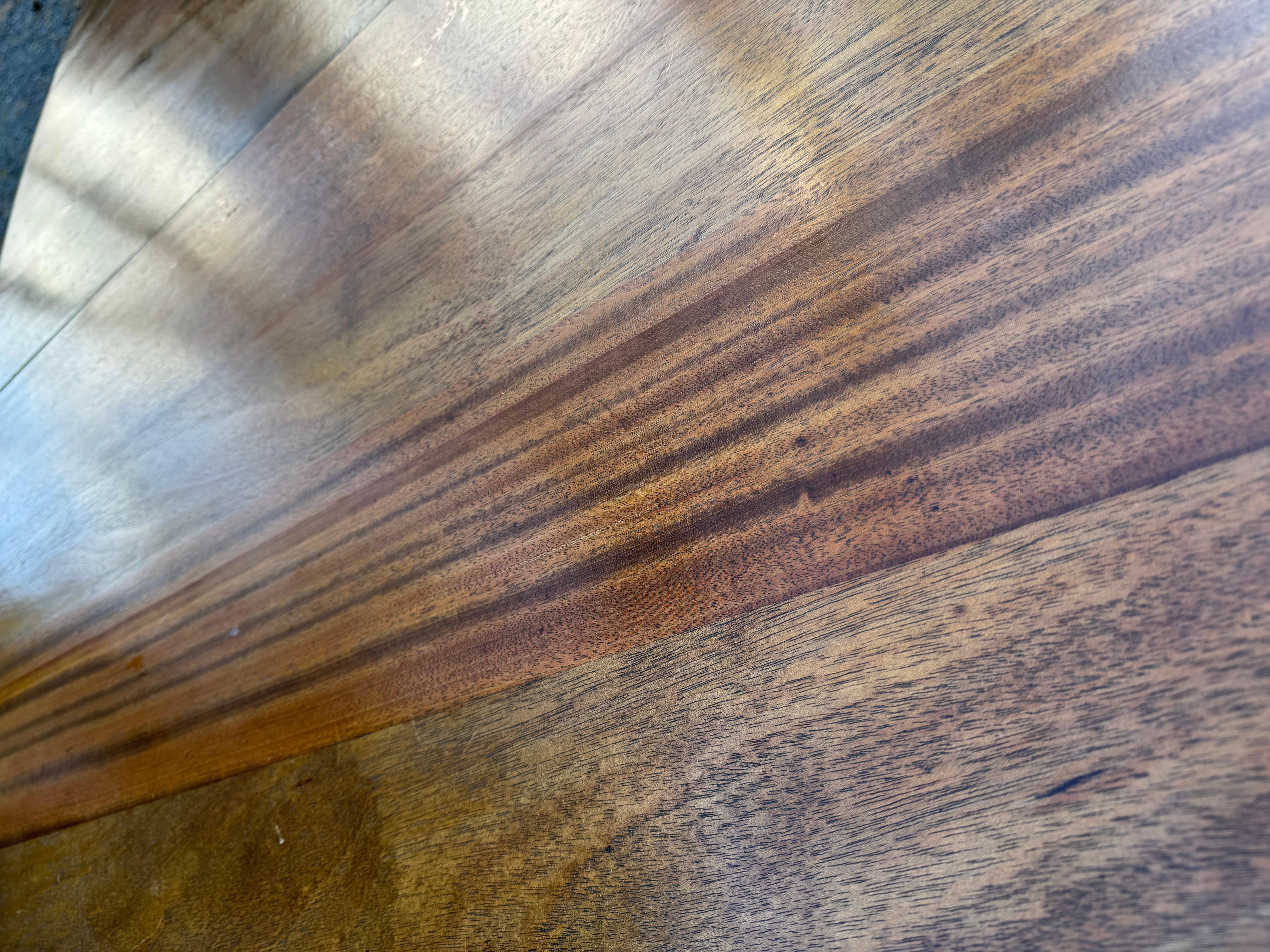 Centre de table à piédestal rond Empire américain en acajou ancien en vente 3