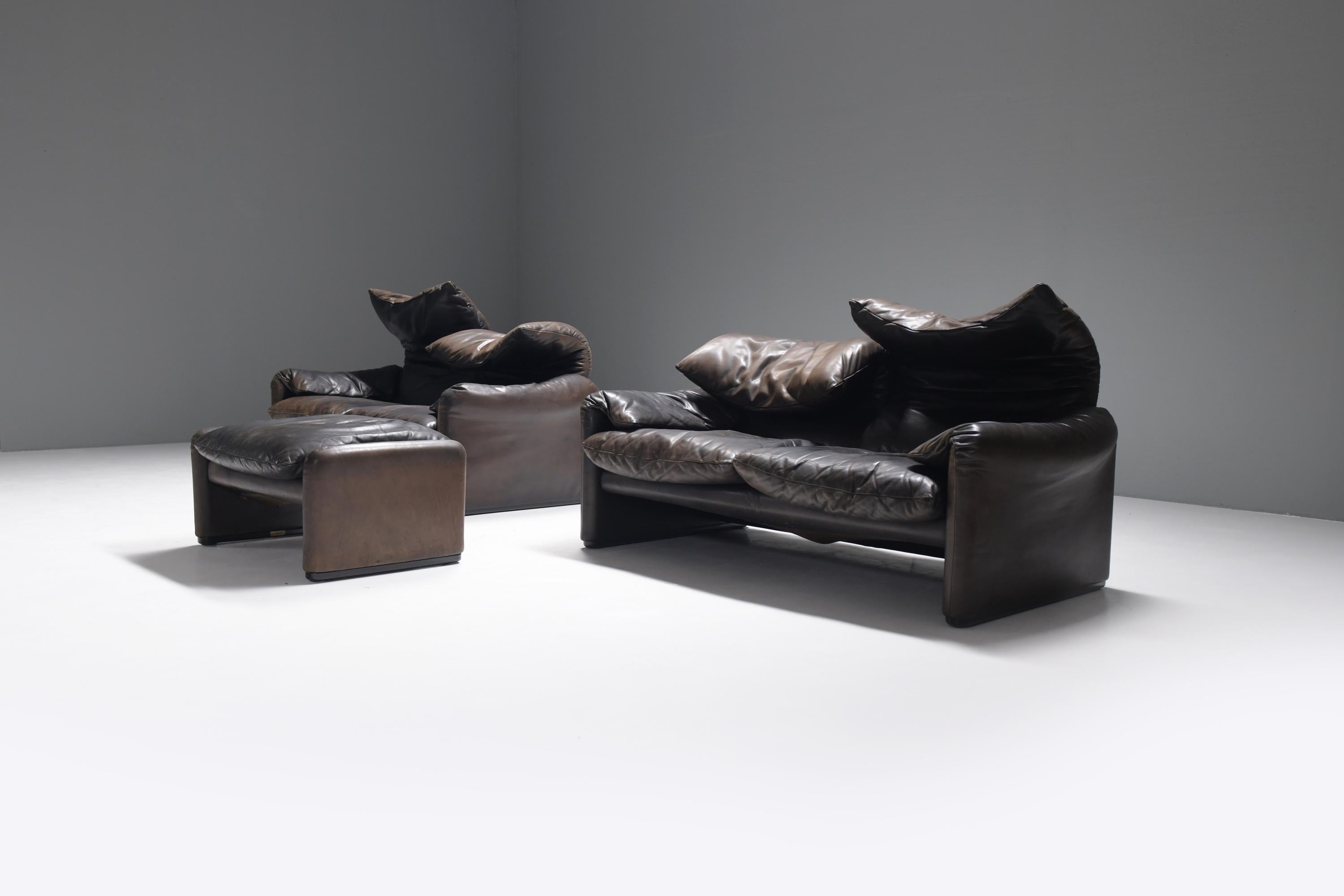 Italian Rich patinated Maralunga set by Vico Magistretti for Cassina Italy For Sale