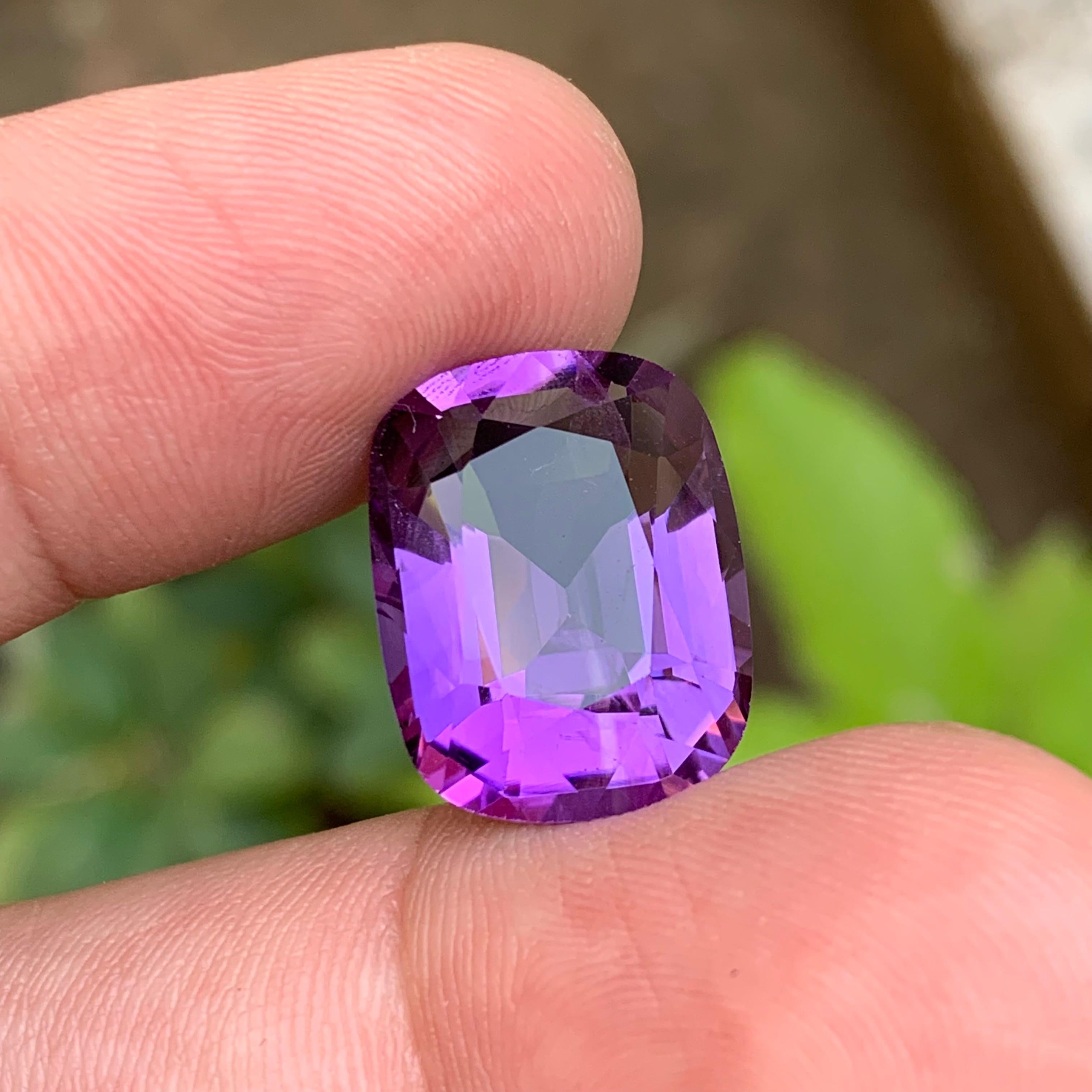 Contemporary Rich Purple Natural Amethyst Loose Gemstone 14 Ct Cushion Cut-Pendant Jewelry For Sale