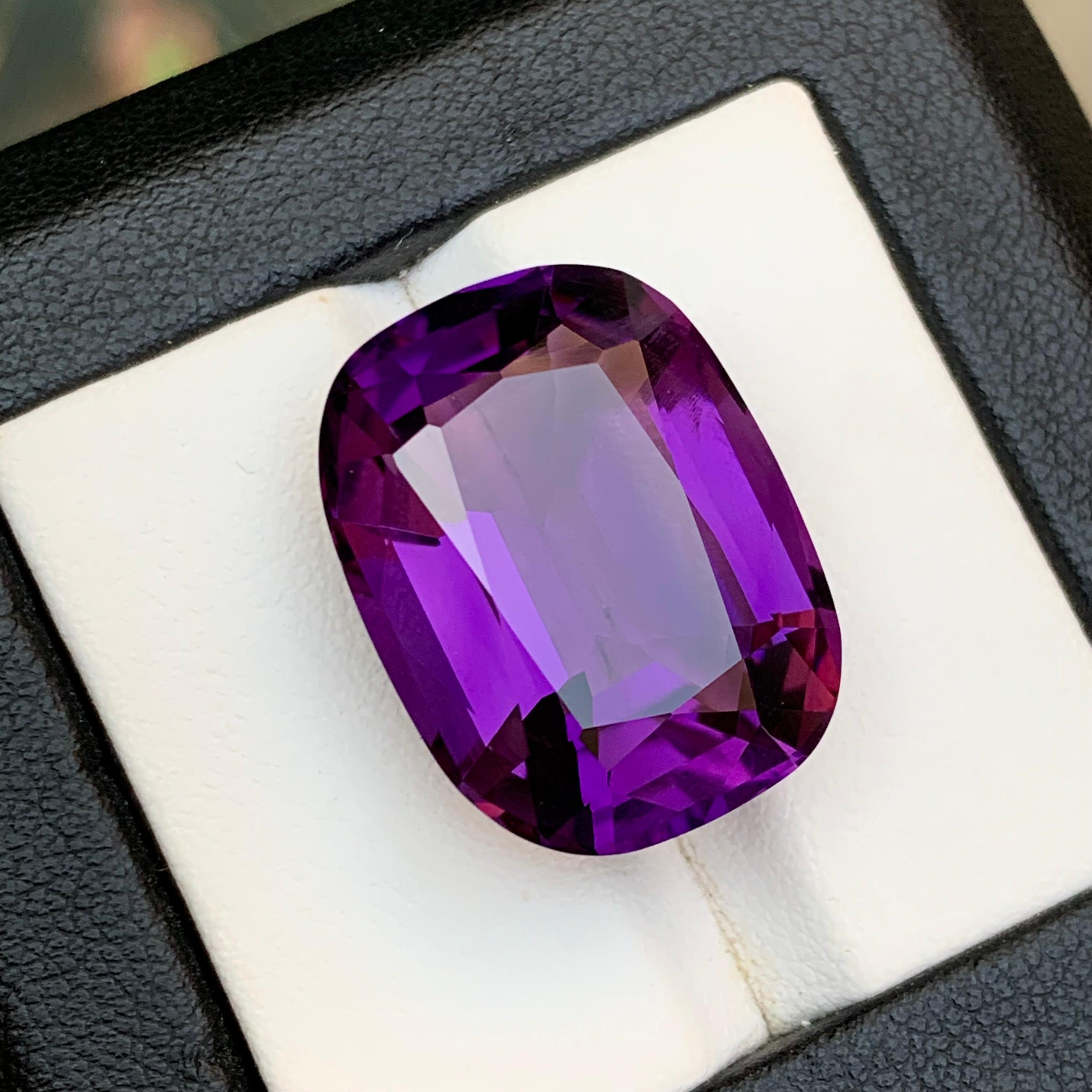 Contemporain Améthyste violette naturelle 25,16 ct pour bague, pendentif, bijoux en vente