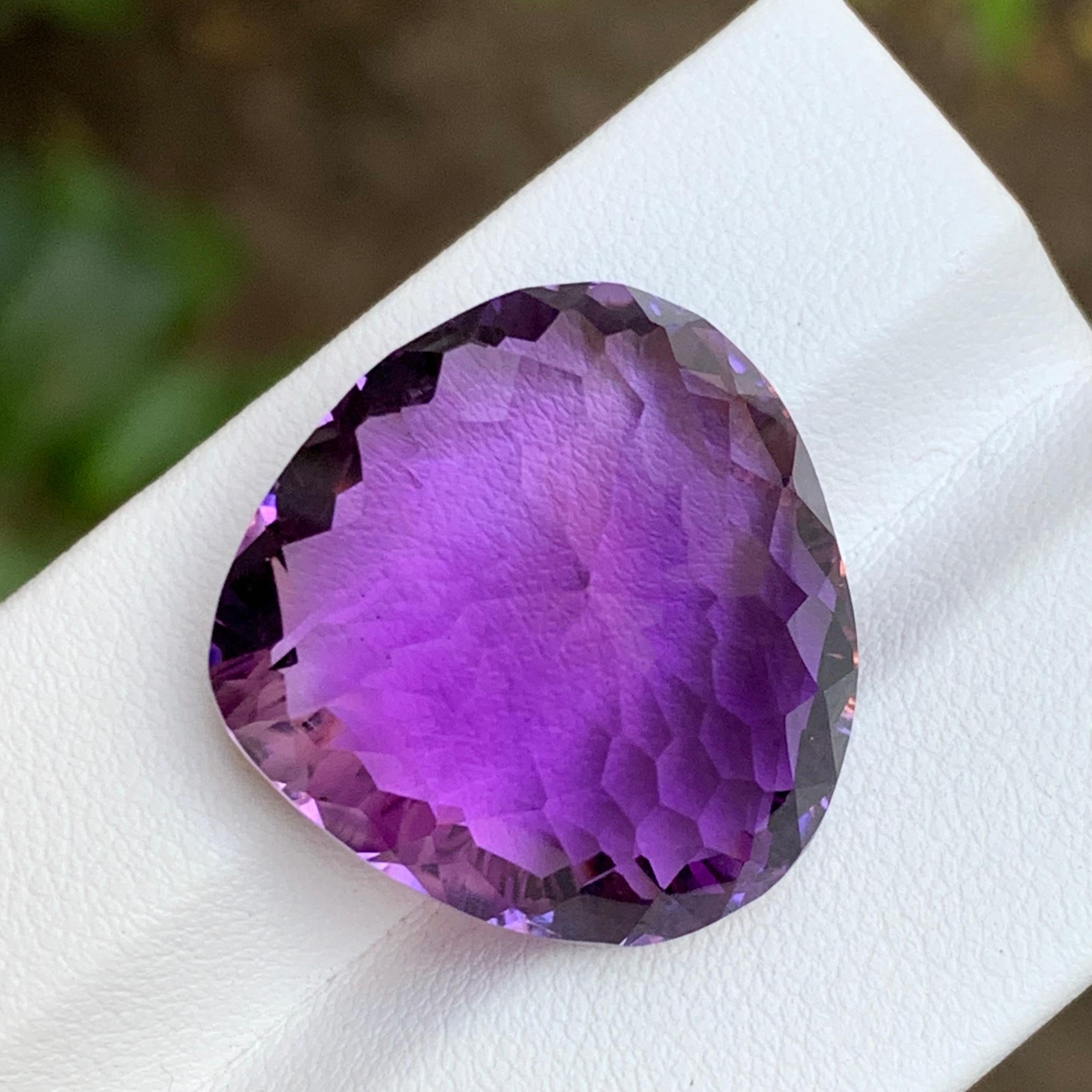 Reichen lila natürlichen Amethyst Anhänger Halskette lose Edelstein 32.70 Ct Birne geschnitten im Zustand „Neu“ in Peshawar, PK