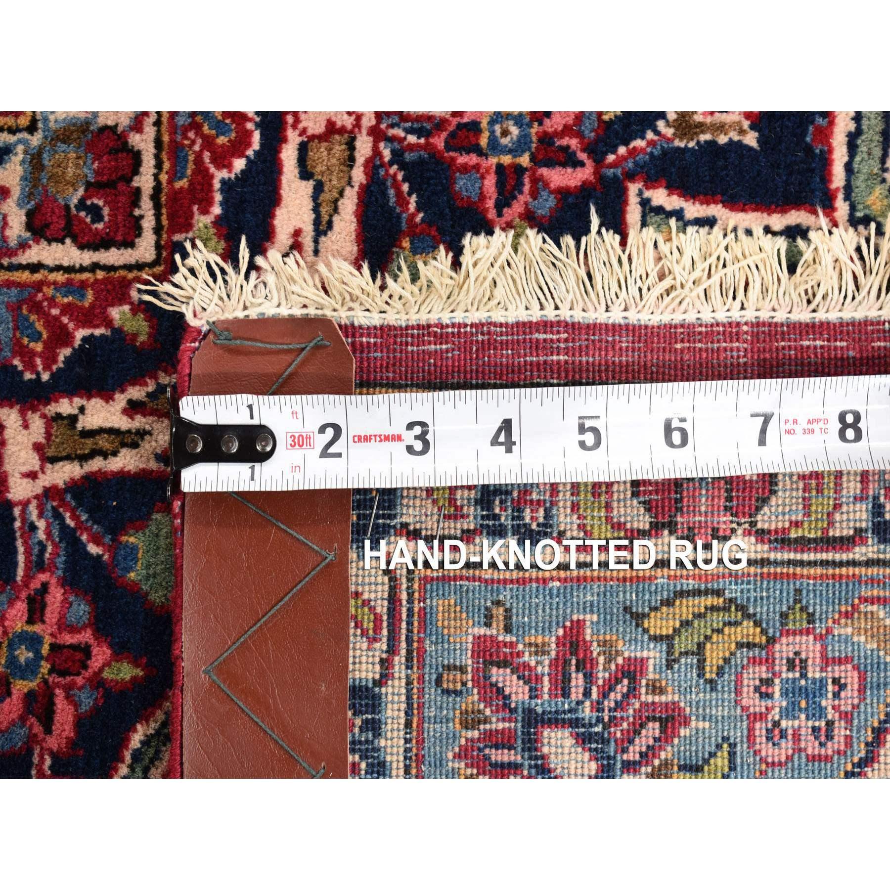 Persischer Kashan Seltener XL Squarish Größe Handgeknüpfter Teppich aus reiner Wolle in Rot, Vintage im Angebot 6