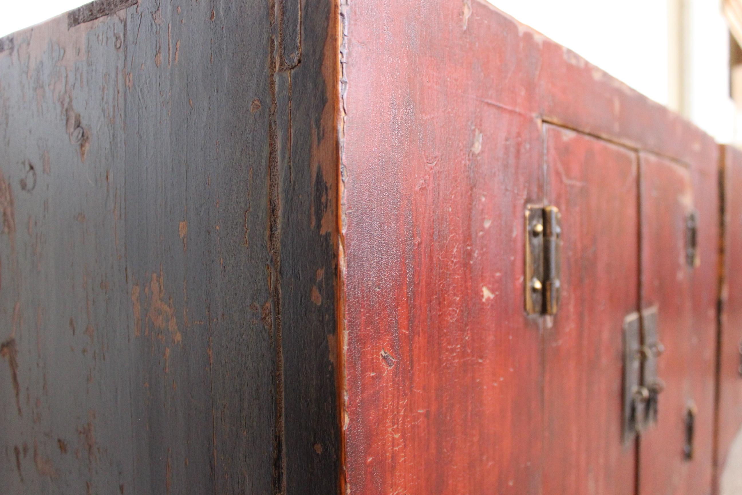 Rich Reddish Patina 19th Century Chinese Cabinet In Good Condition For Sale In Merrimack, NH