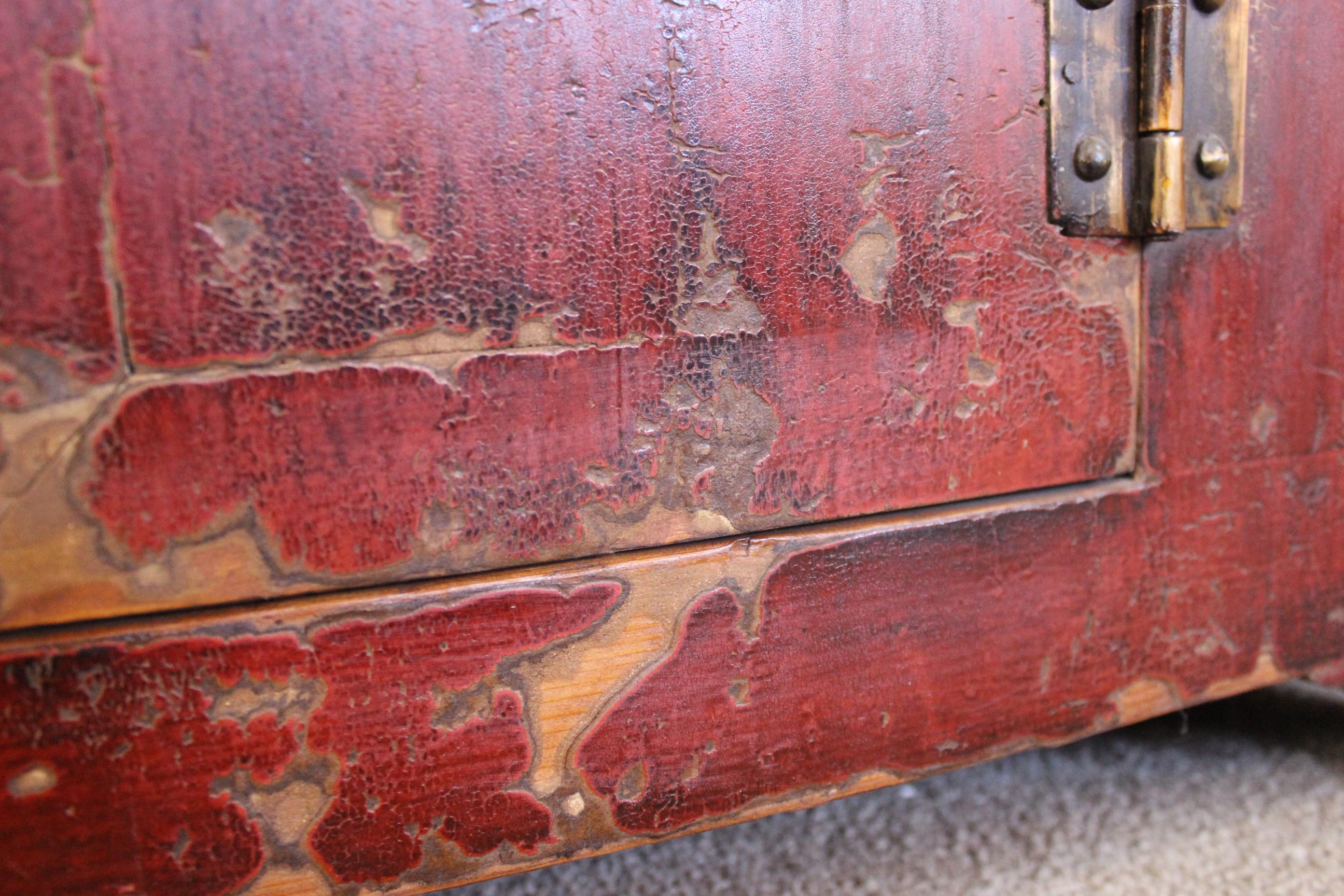 Rich Reddish Patina 19th Century Chinese Cabinet For Sale 2
