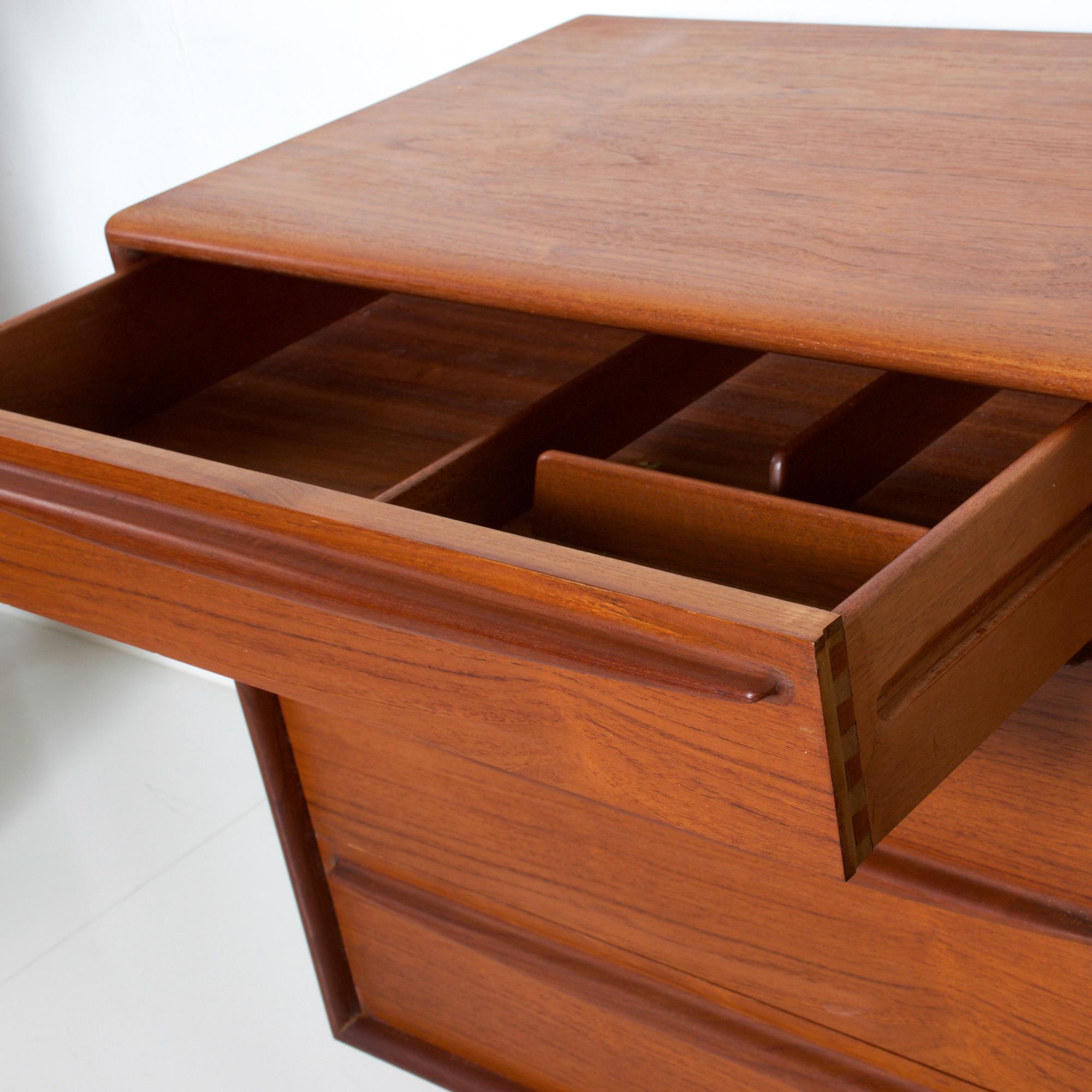 Mid-20th Century Rich Sculptural Scandinavian Modern Teak 8-Drawer Dresser Svend Aage Madsen 1960