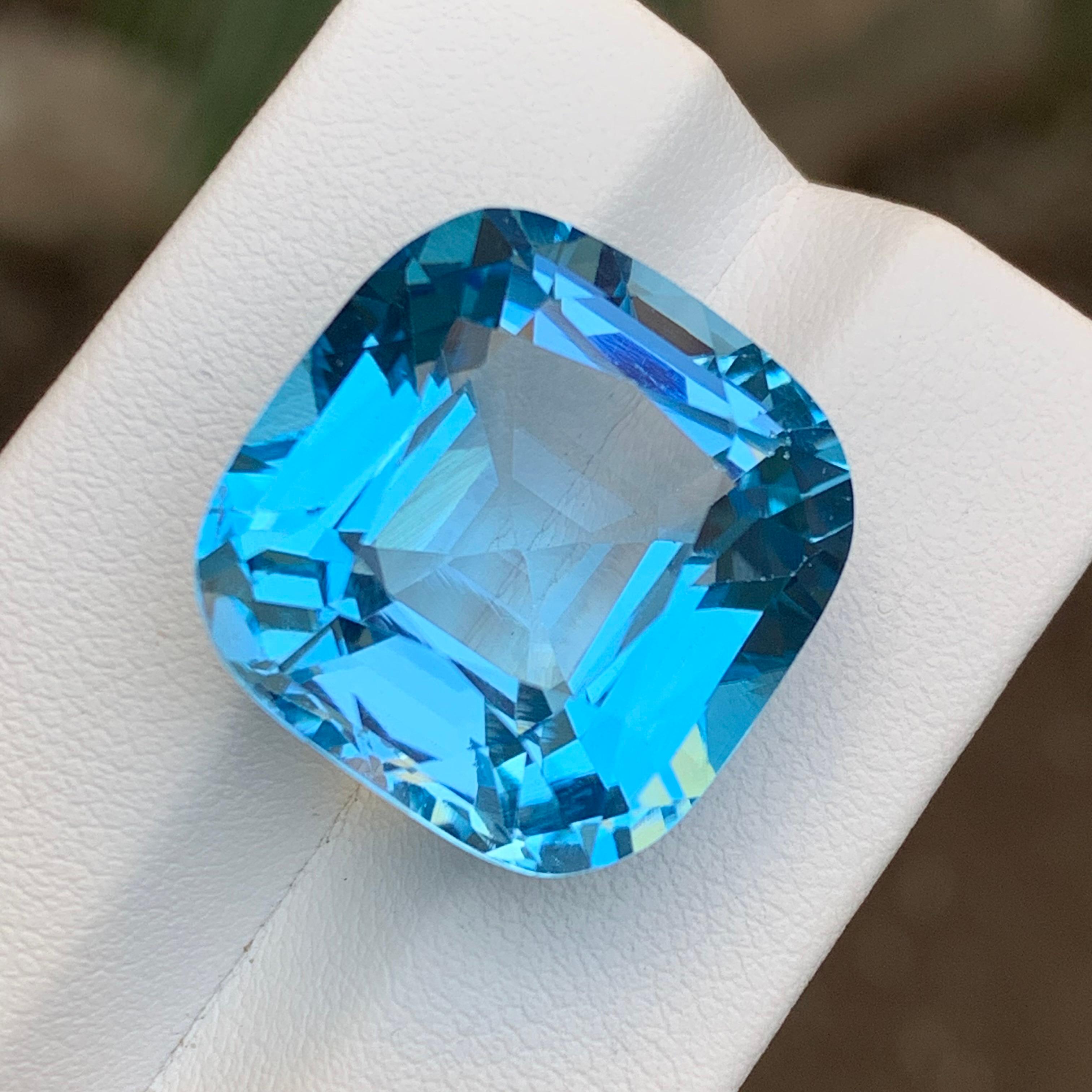 Rich Sky Blue Natural Swiss Topaz Pendant Loose Gemstone 39.50 Carat Cushion Cut For Sale 6