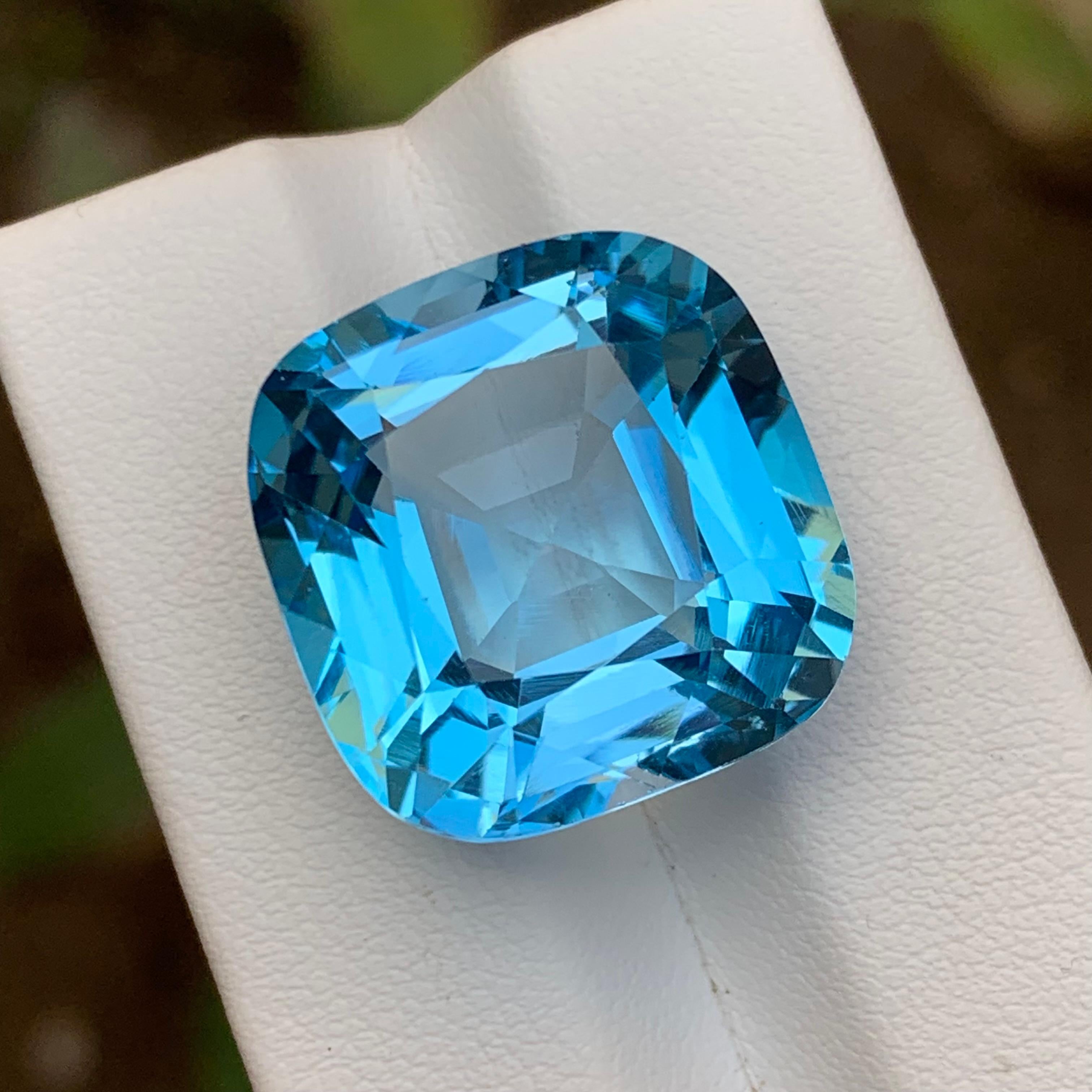Rich Sky Blue Natural Swiss Topaz Pendant Loose Gemstone 39.50 Carat Cushion Cut For Sale 7