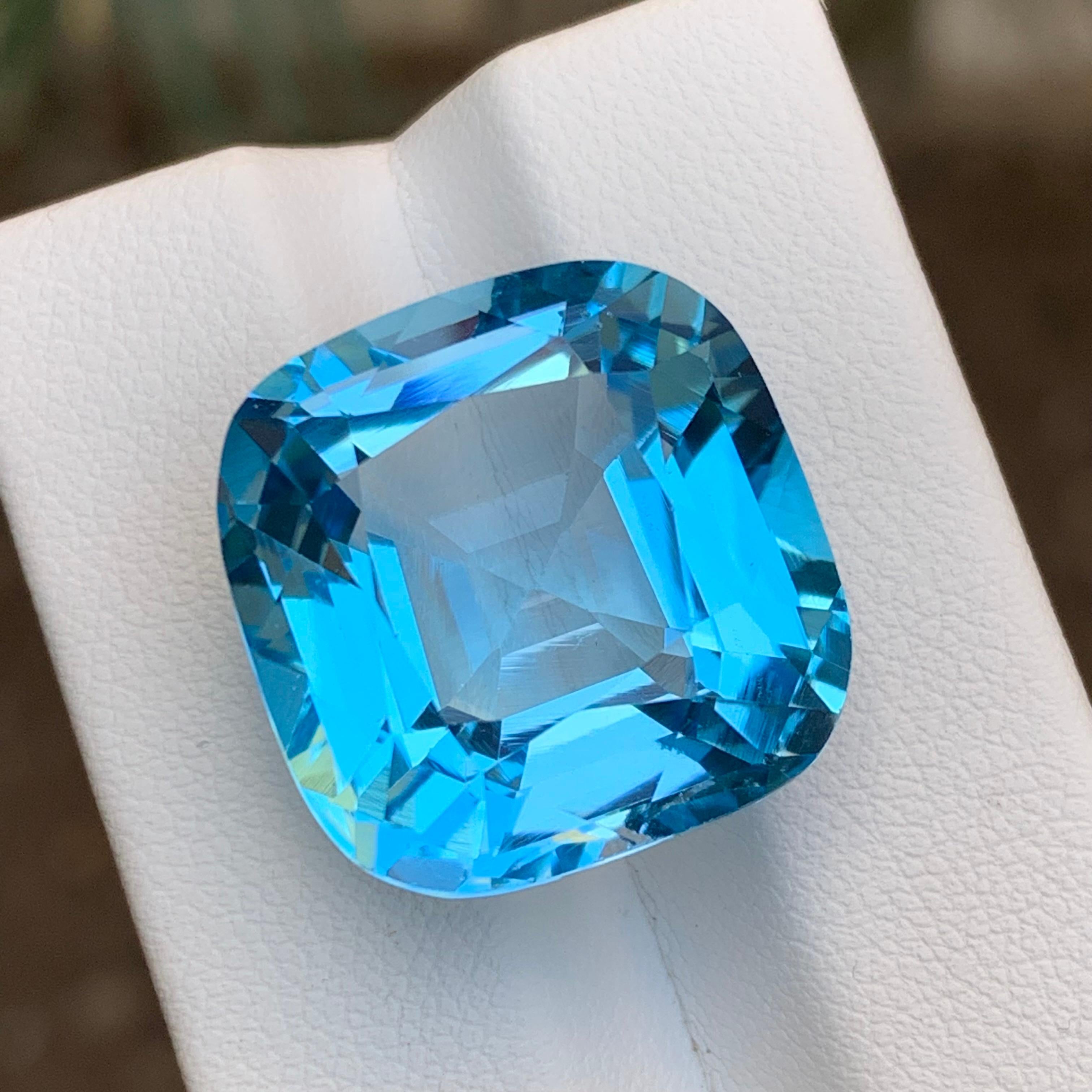 Rich Sky Blue Natural Swiss Topaz Pendant Loose Gemstone 39.50 Carat Cushion Cut For Sale 2