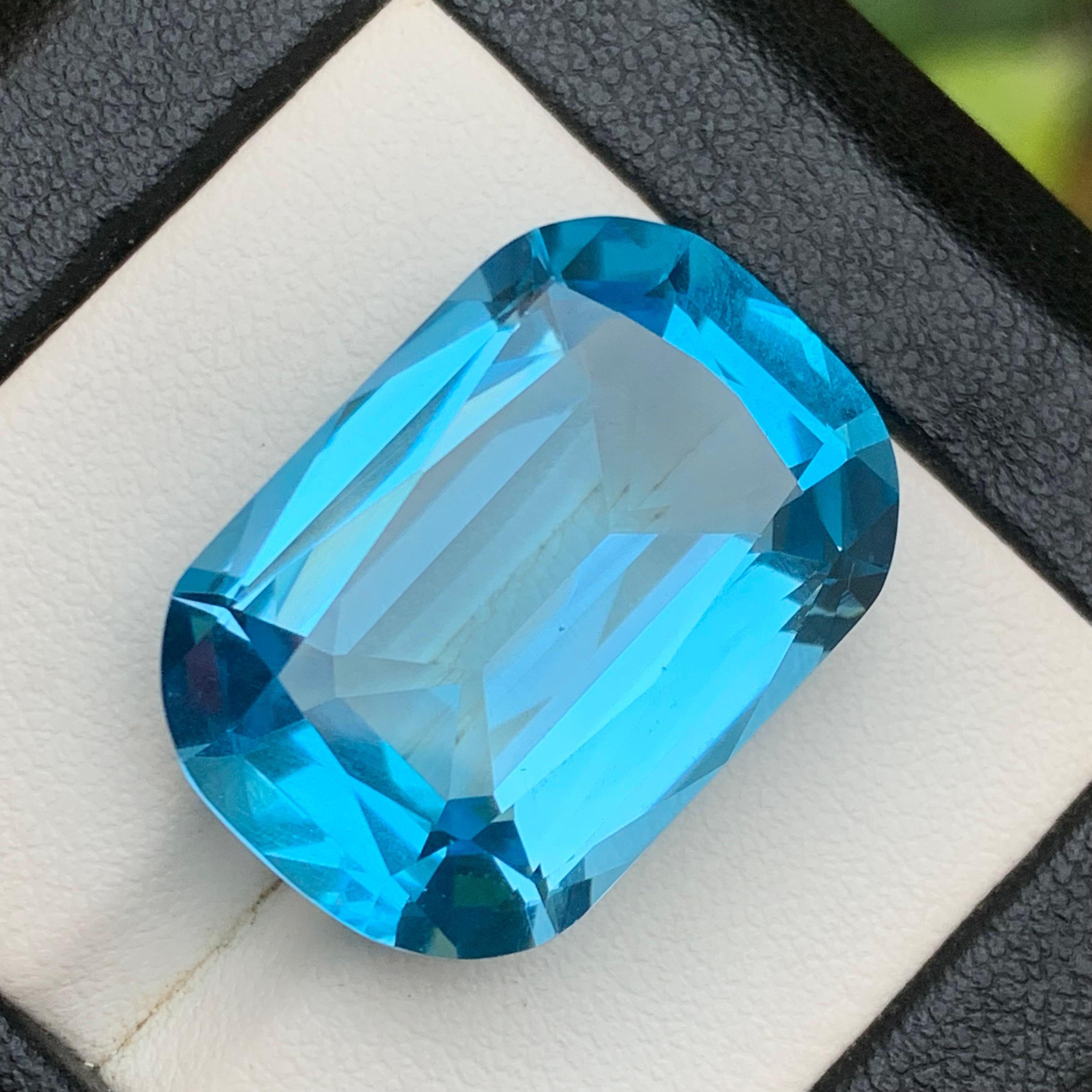 Contemporain Topaze suisse bleu ciel 37.43Ct Naturelle pierres précieuses en vrac taille coussin pour pendentif en vente
