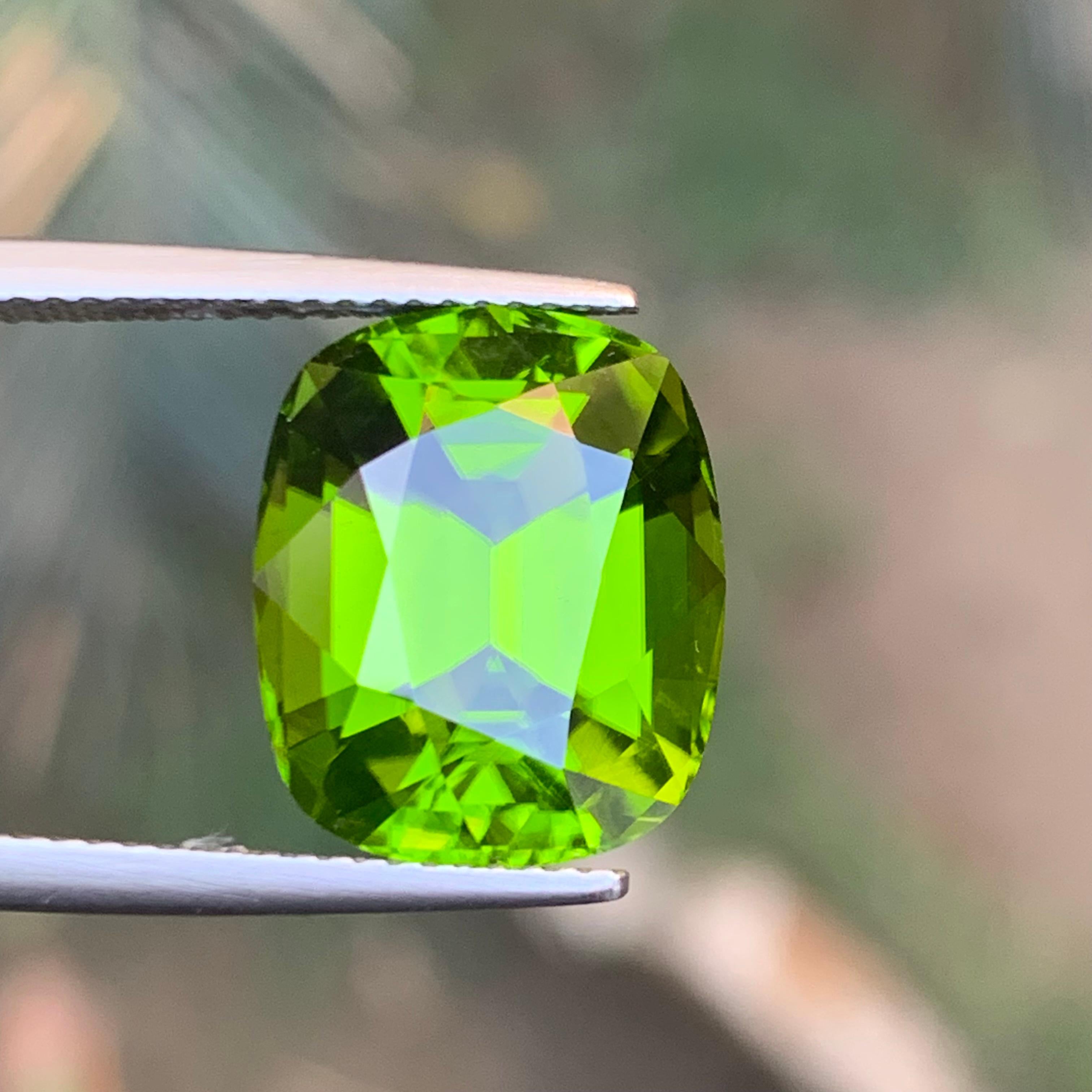 Greene & Greene Greene - Peridot en vrac - Pierre précieuse de qualité AAA - 11,10 ct - taille coussin en vente 4