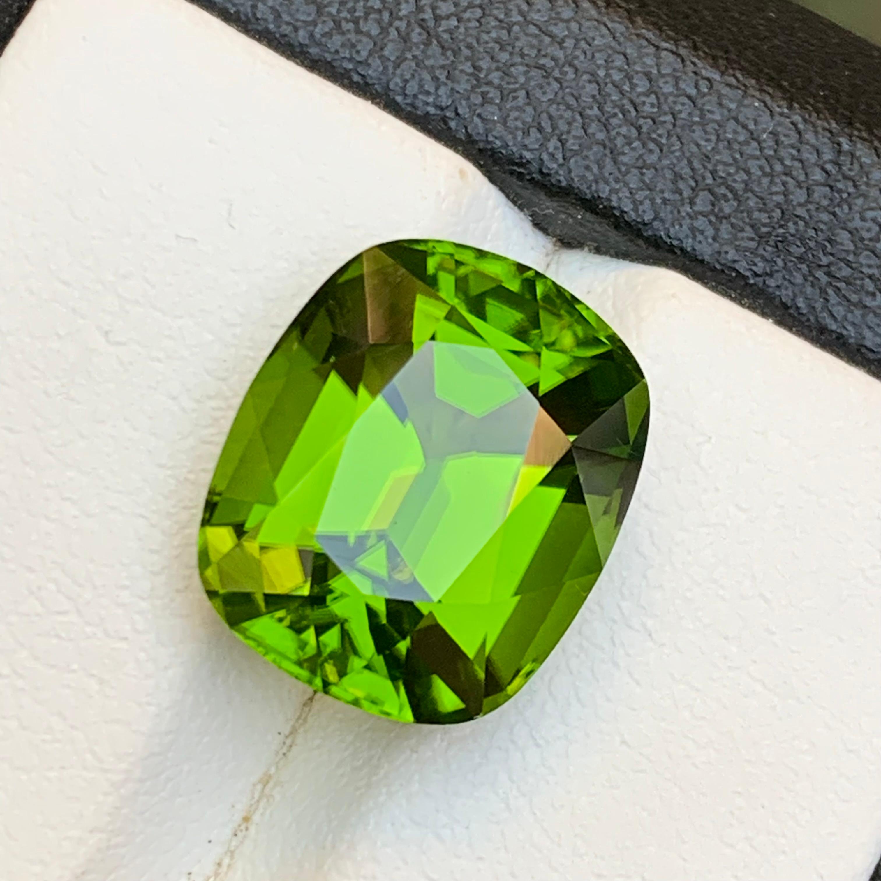 Greene & Greene Greene - Peridot en vrac - Pierre précieuse de qualité AAA - 11,10 ct - taille coussin en vente 7