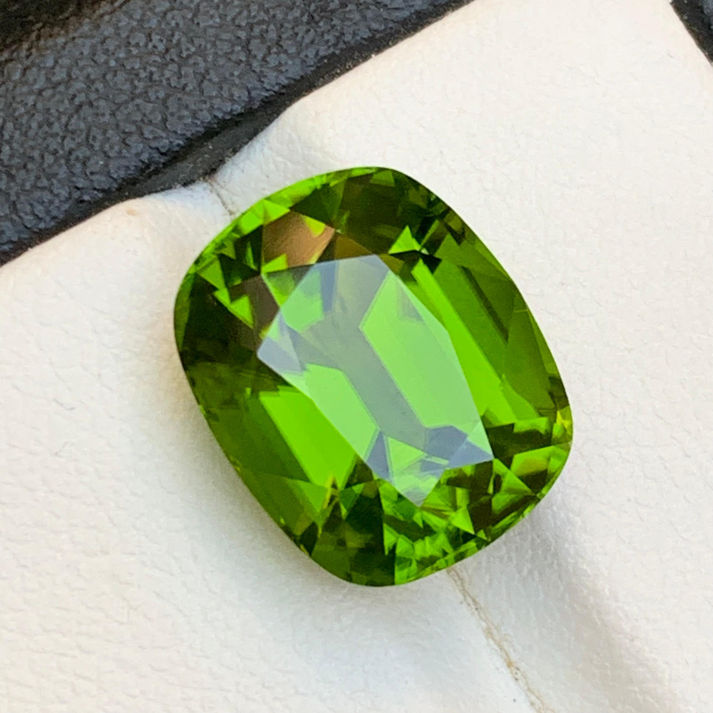 Greene & Greene Greene - Peridot en vrac - Pierre précieuse de qualité AAA - 11,10 ct - taille coussin Unisexe en vente