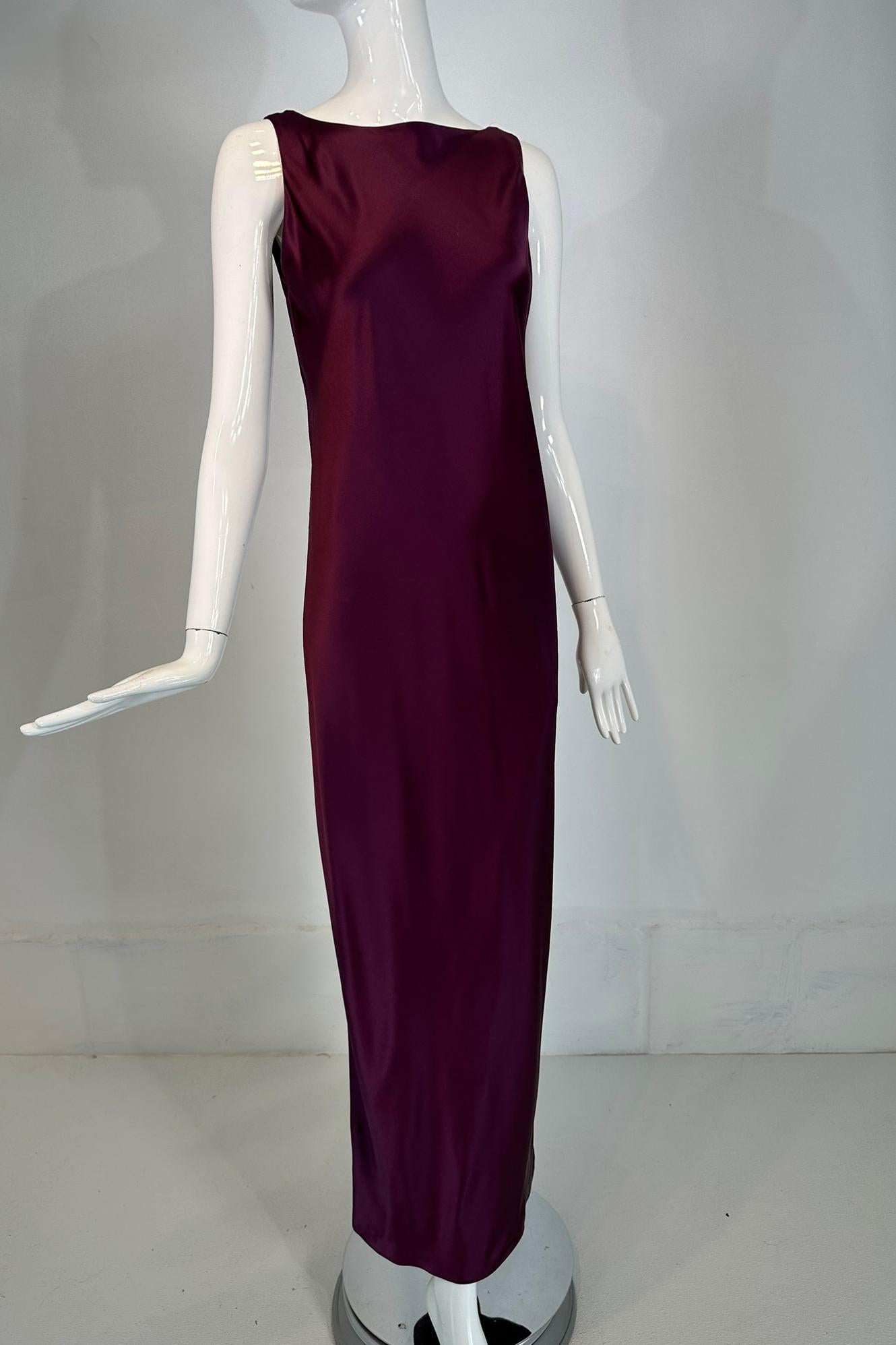 Abito da sera senza maniche Rich Wine Bias Cut Silk Charmeuse V Back 8 in vendita 5