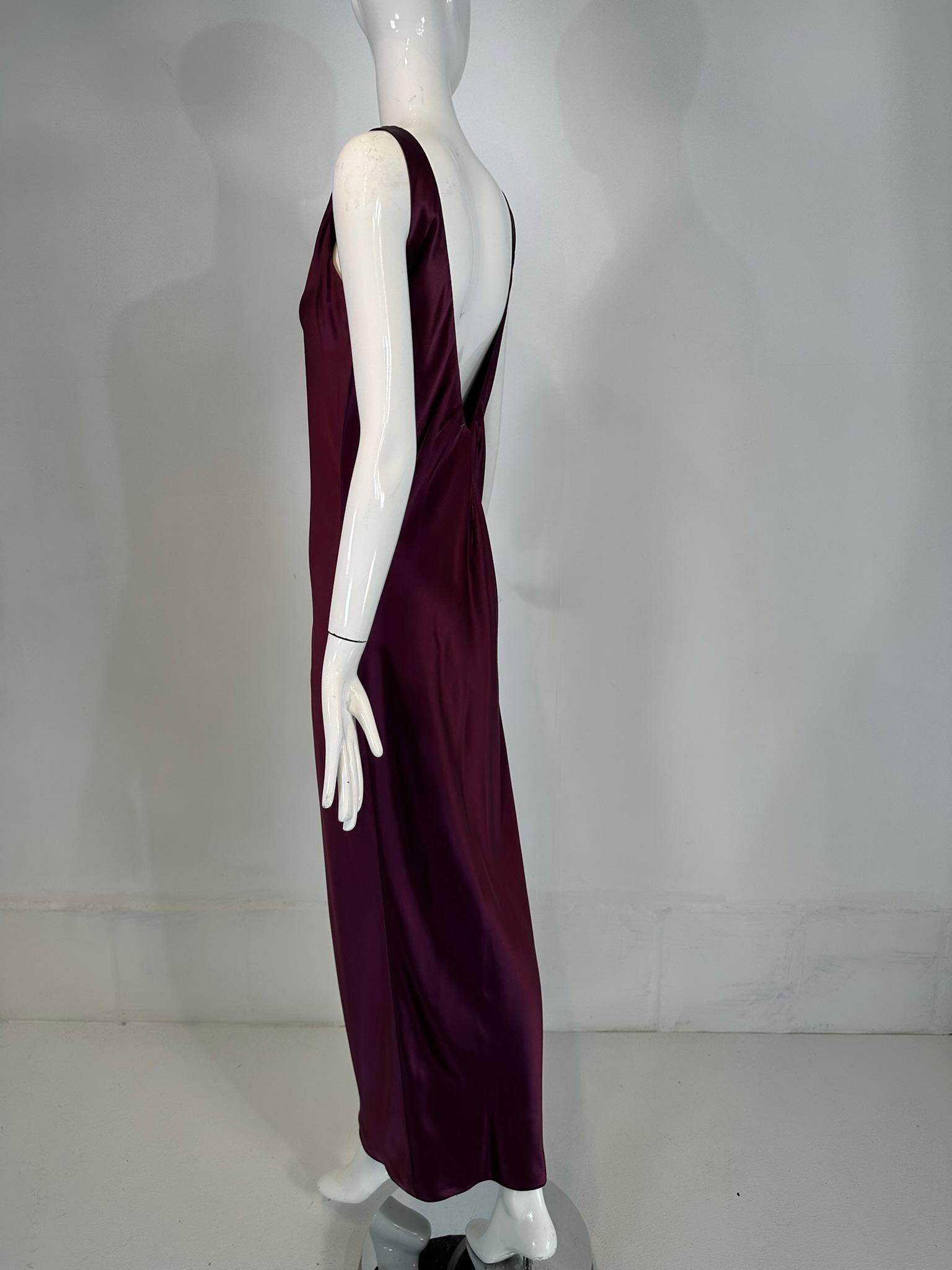 Abito da sera senza maniche Rich Wine Bias Cut Silk Charmeuse V Back 8 in vendita 7