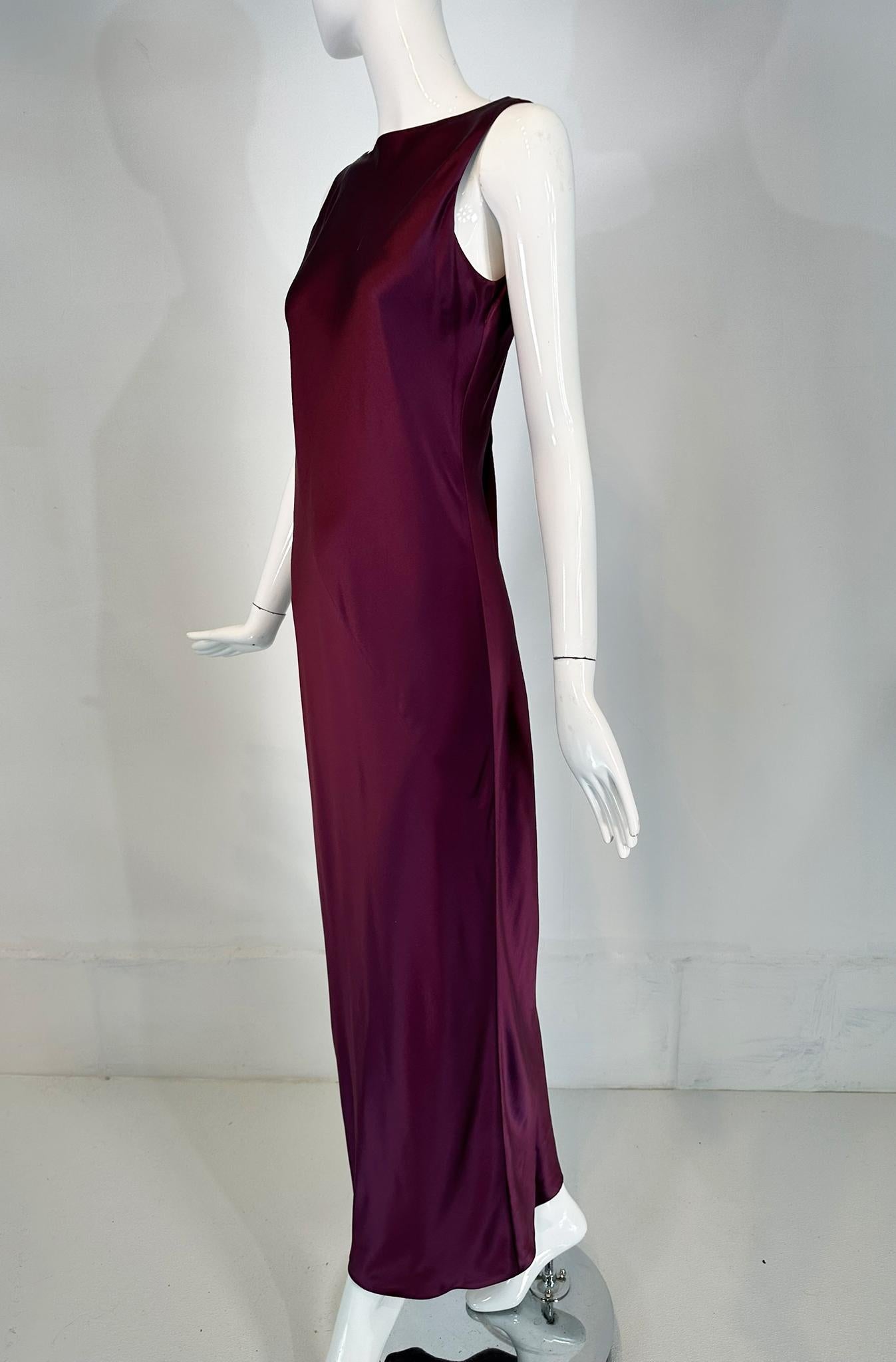 Abito da sera senza maniche Rich Wine Bias Cut Silk Charmeuse V Back 8 In condizioni buone in vendita a West Palm Beach, FL