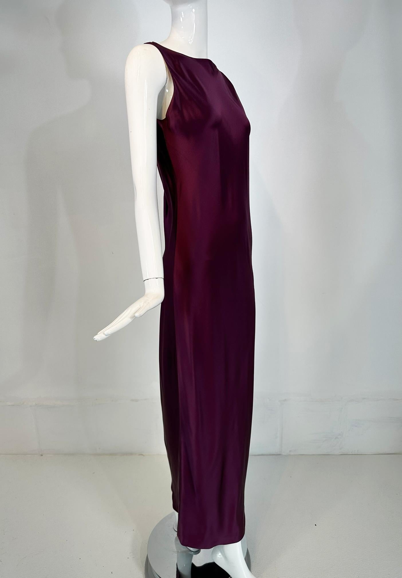 Abito da sera senza maniche Rich Wine Bias Cut Silk Charmeuse V Back 8 in vendita 4
