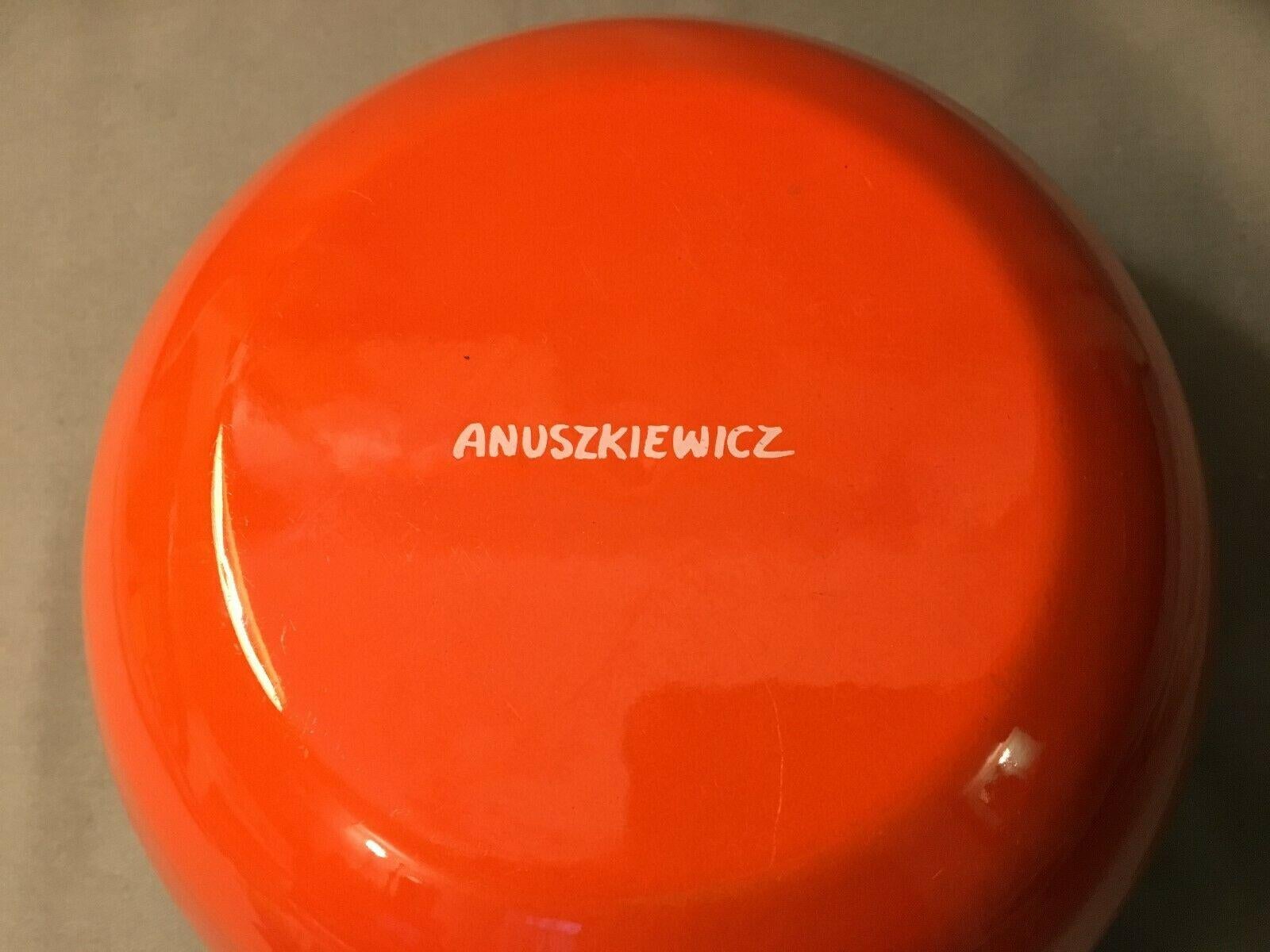 Bol Op Art pour Hirshhorn Museum, édition limitée des années 1970, émail glacé et métal - Beige Abstract Print par Richard Anuszkiewicz