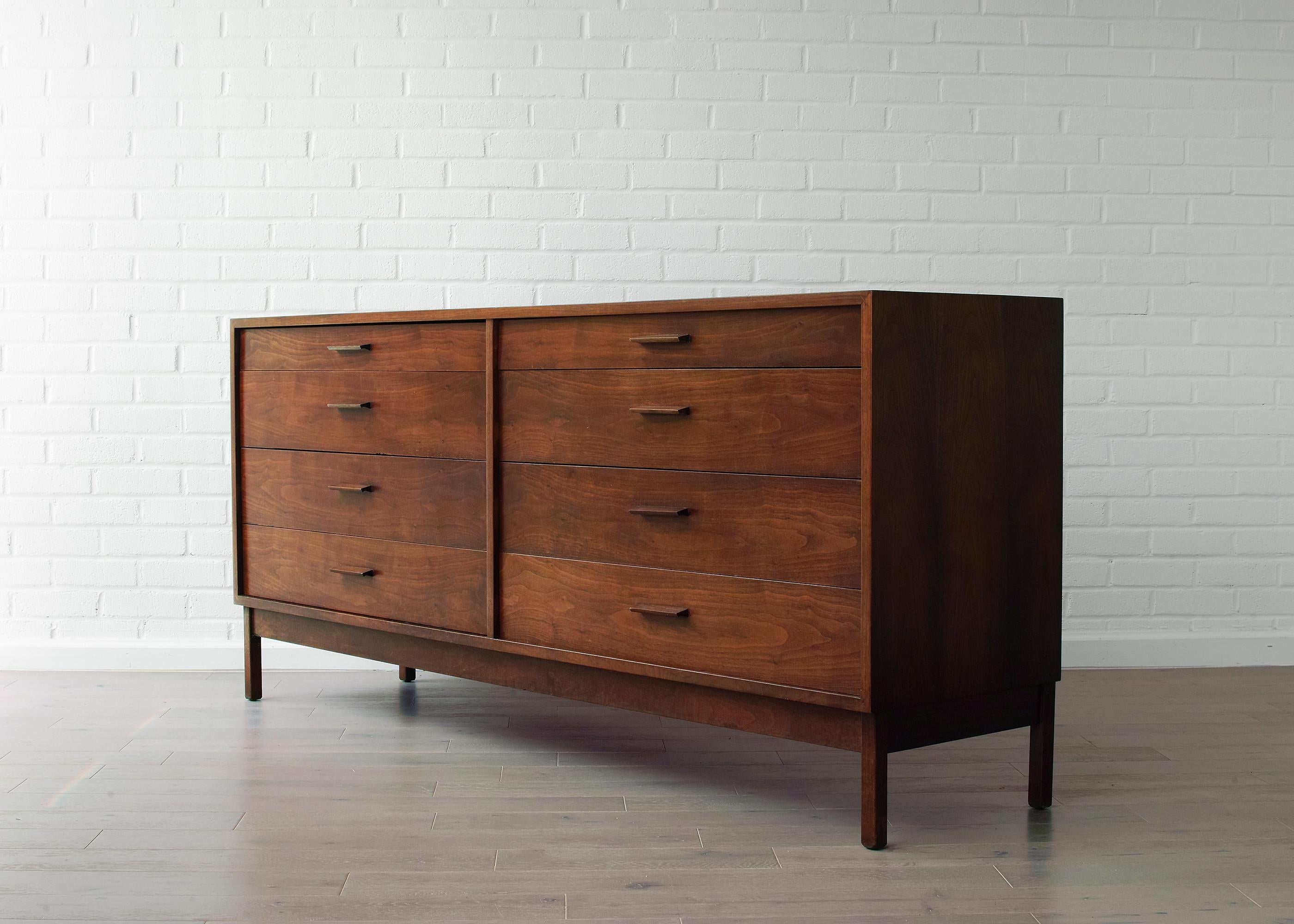 A. Richard Artschwager Dresser, RICHARD in vendita 1