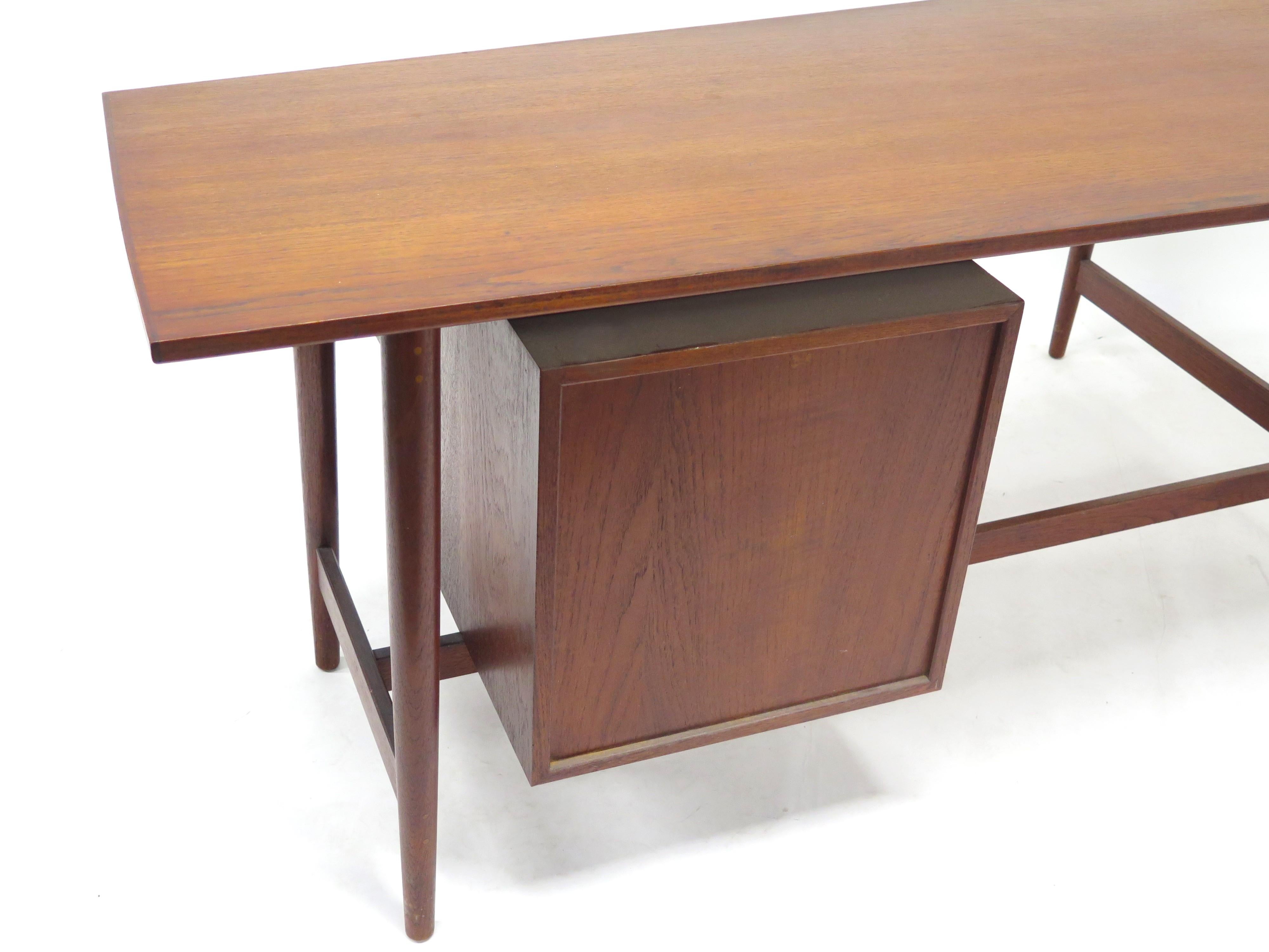 Richard Artschwager Studio Walnut Desk / Mid-Century Modern 4
